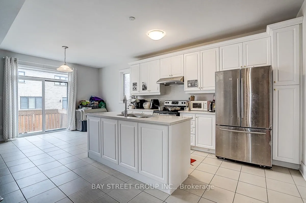 Photo 10 of 19 Nigh Drive, Markham, Middlefield — HOMEH