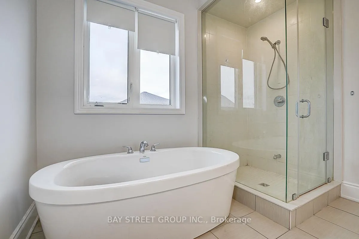Photo 16 of 19 Nigh Drive, Markham, Middlefield — HOMEH