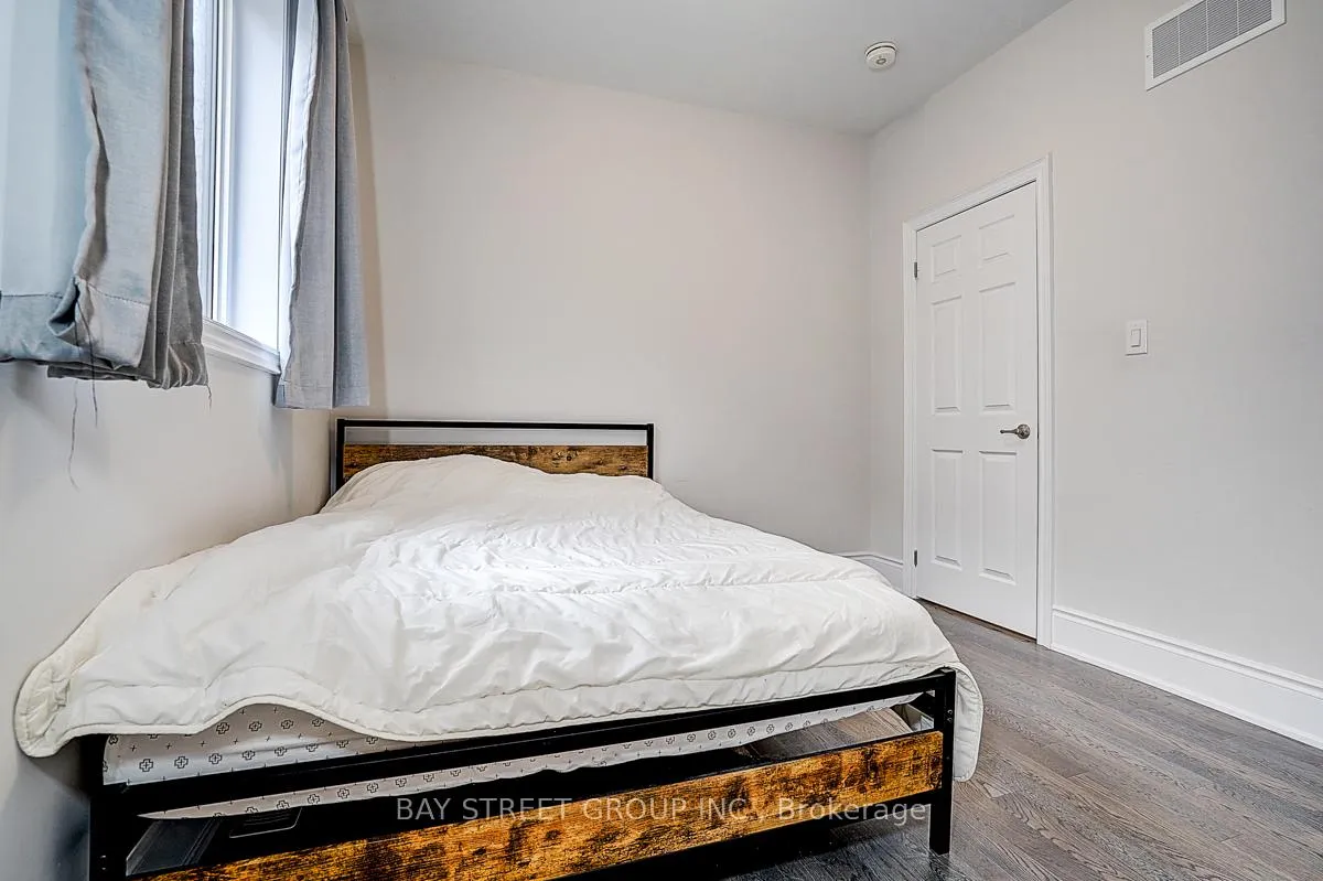 Photo 18 of 19 Nigh Drive, Markham, Middlefield — HOMEH