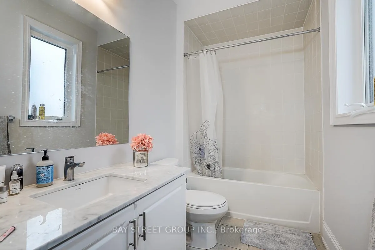 Photo 19 of 19 Nigh Drive, Markham, Middlefield — HOMEH