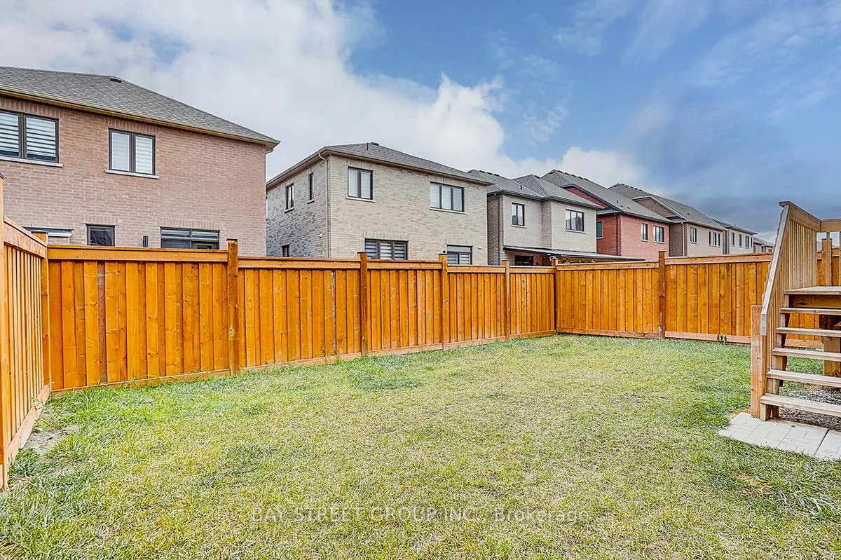 Photo 22 of 19 Nigh Drive, Markham, Middlefield — HOMEH