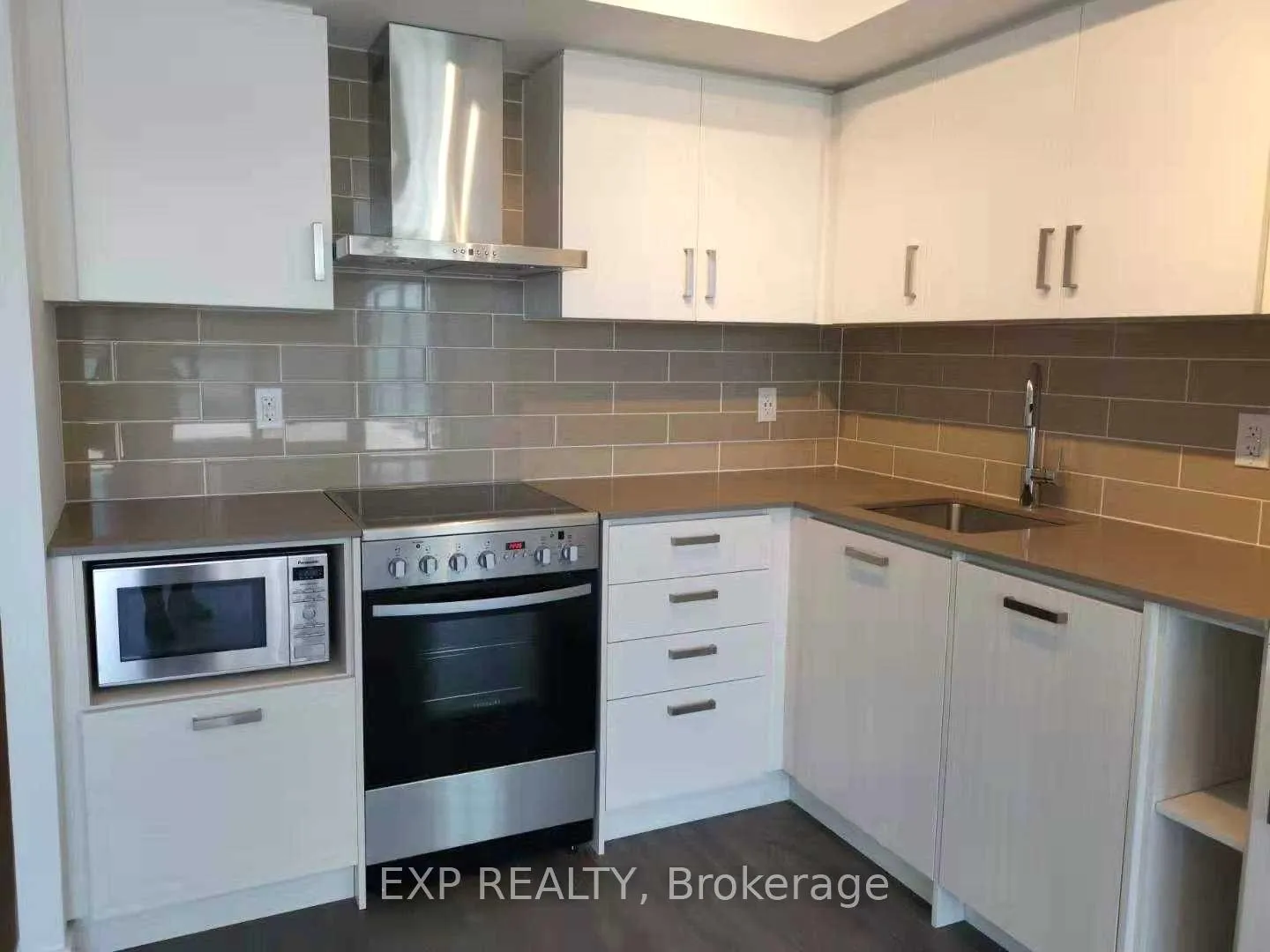Photo 5 of Unit 313, 125 Redpath Avenue, Toronto, Mount Pleasant West — HOMEH