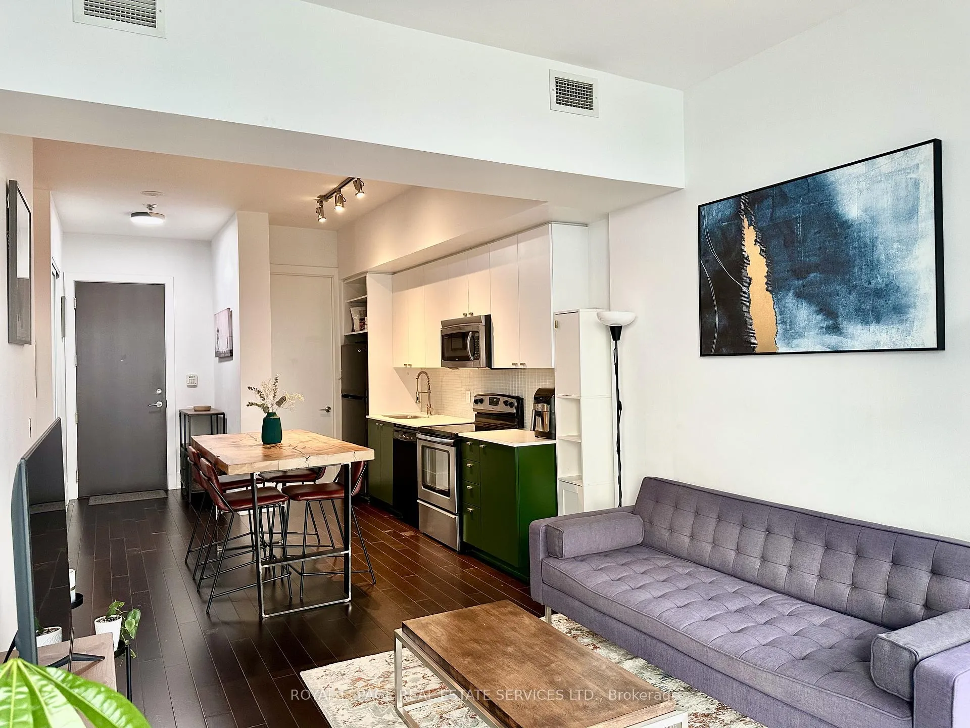 Photo 5 of Unit 2806, 103 The Queensway, Toronto, High Park-Swansea — HOMEH