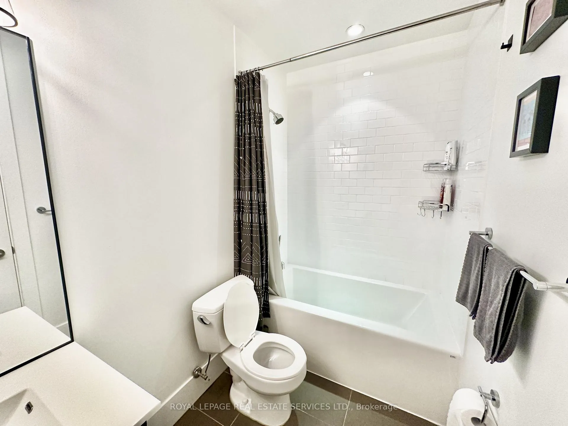 Photo 11 of Unit 2806, 103 The Queensway, Toronto, High Park-Swansea — HOMEH