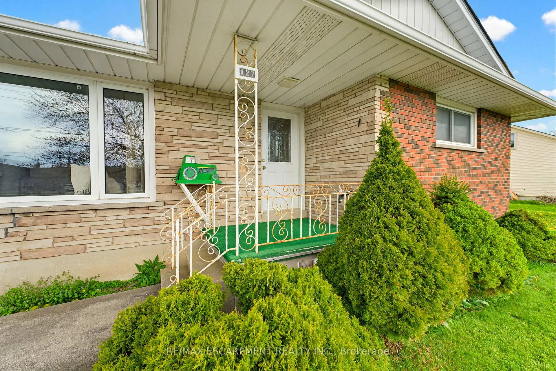 Photo 4 of 127 King Street E, Haldimand — HOMEH