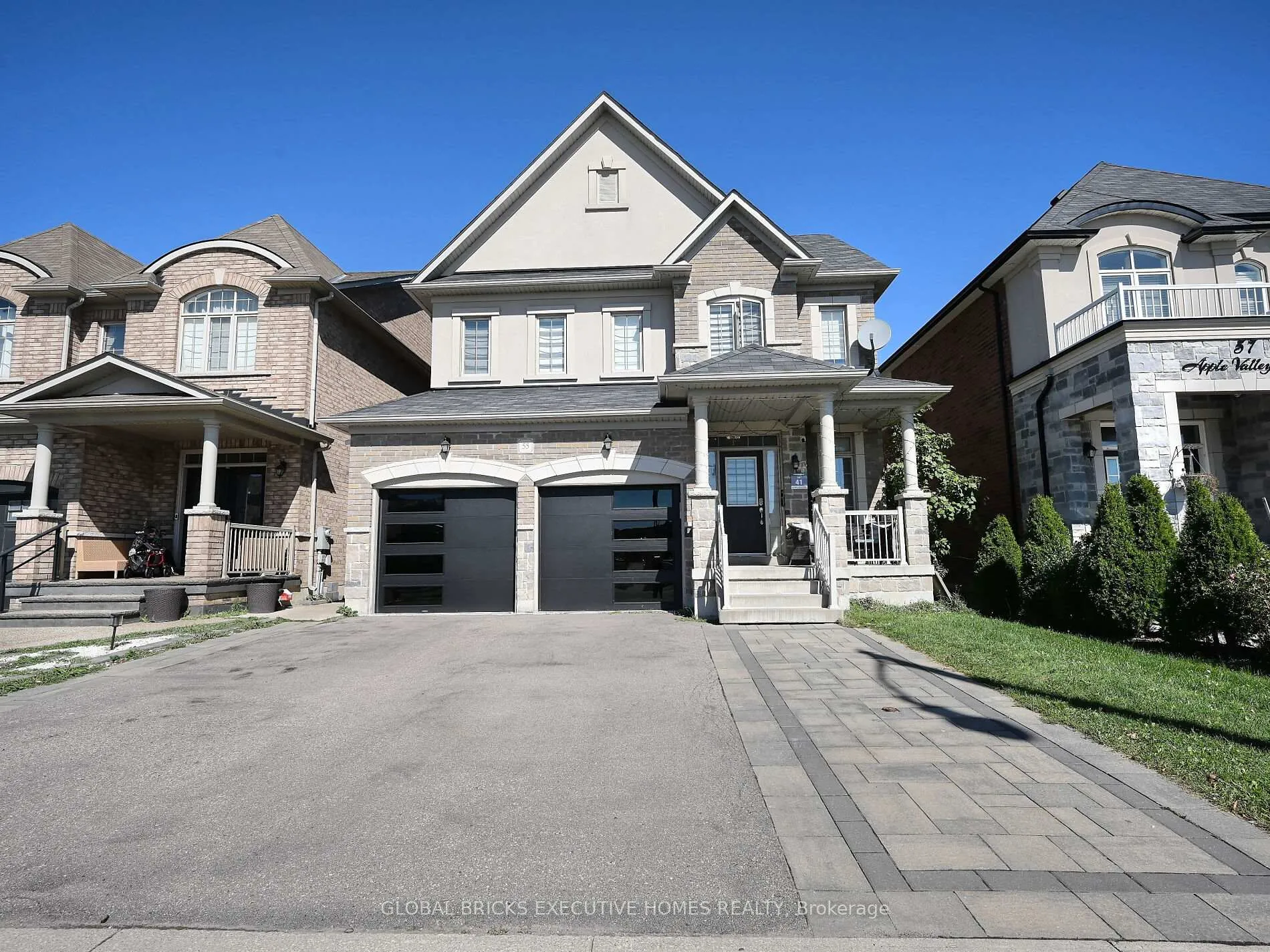 Photo 2 of 55 Apple Valley Way E, Brampton, Bram East — HOMEH