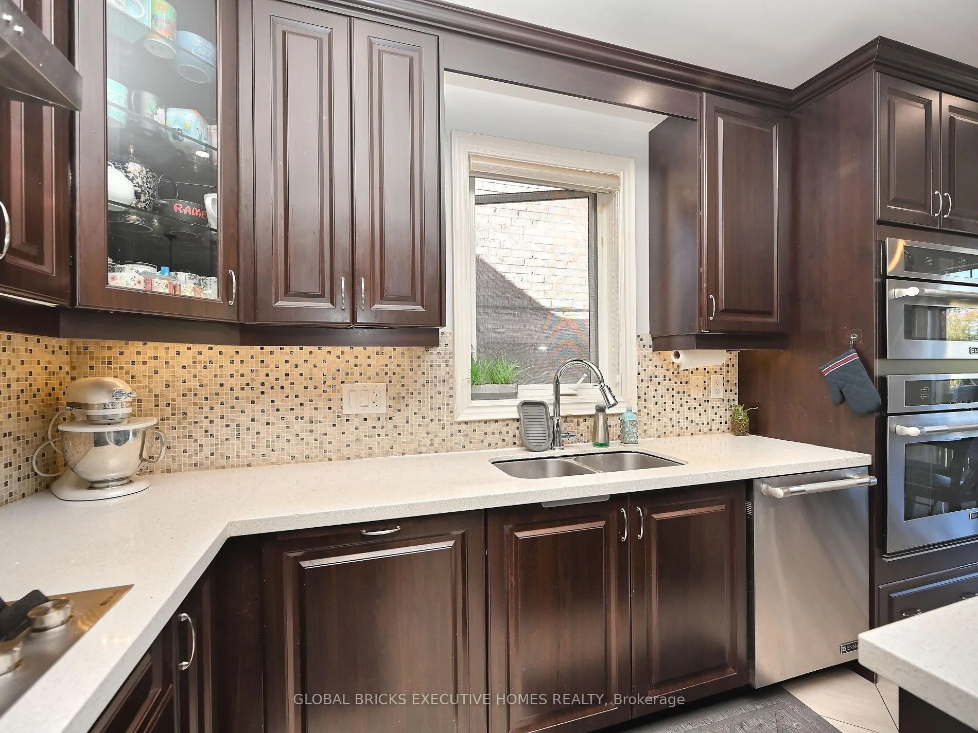 Photo 18 of 55 Apple Valley Way E, Brampton, Bram East — HOMEH
