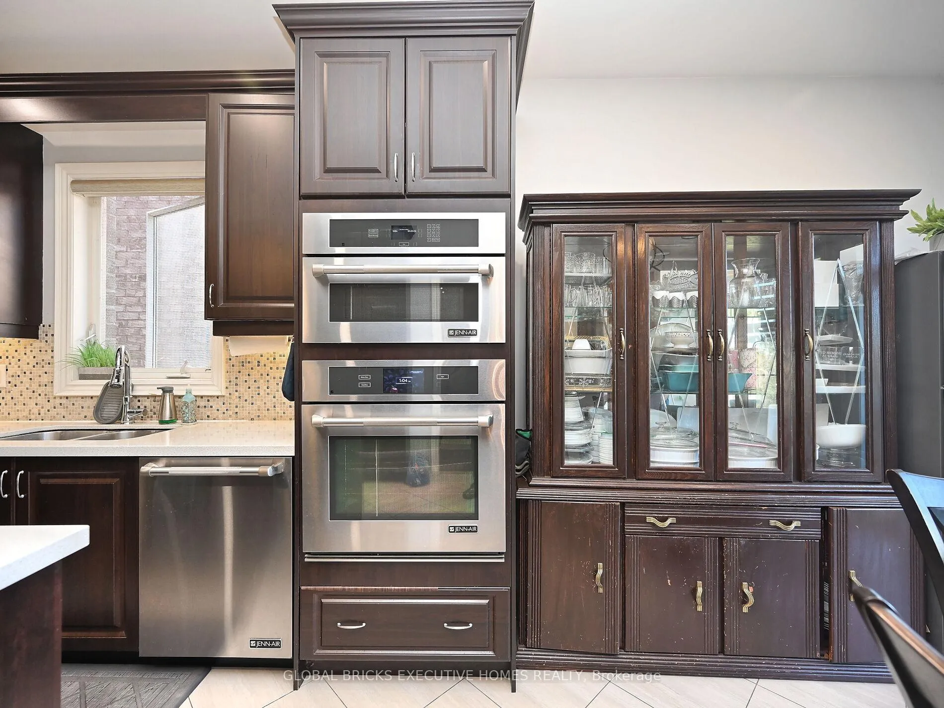 Photo 19 of 55 Apple Valley Way E, Brampton, Bram East — HOMEH