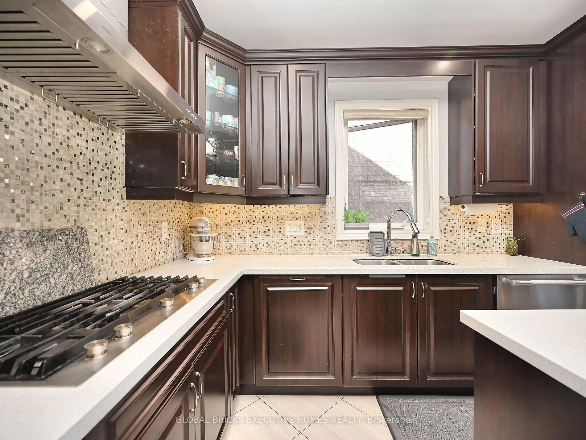 Photo 22 of 55 Apple Valley Way E, Brampton, Bram East — HOMEH