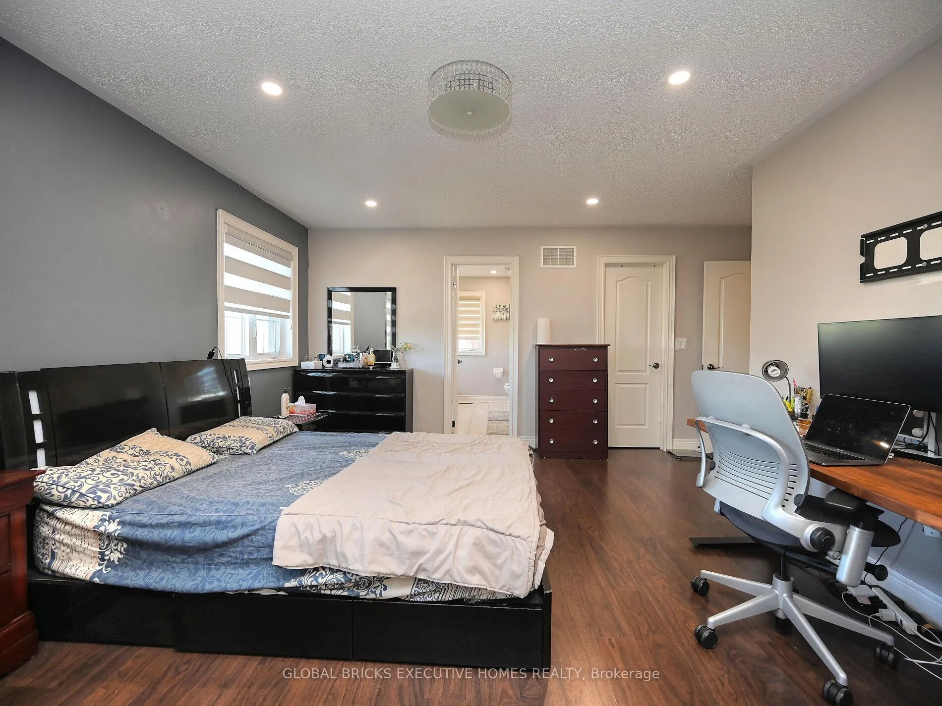Photo 35 of 55 Apple Valley Way E, Brampton, Bram East — HOMEH