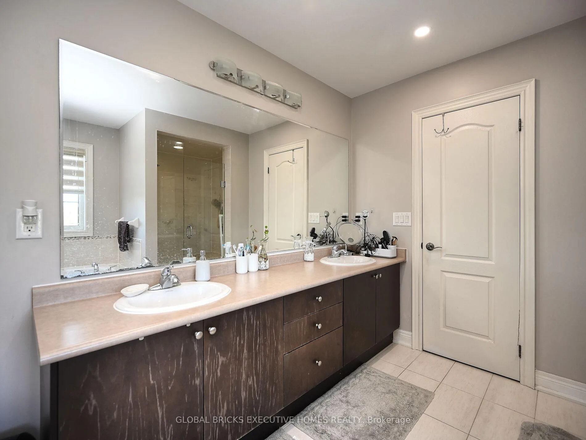 Photo 36 of 55 Apple Valley Way E, Brampton, Bram East — HOMEH