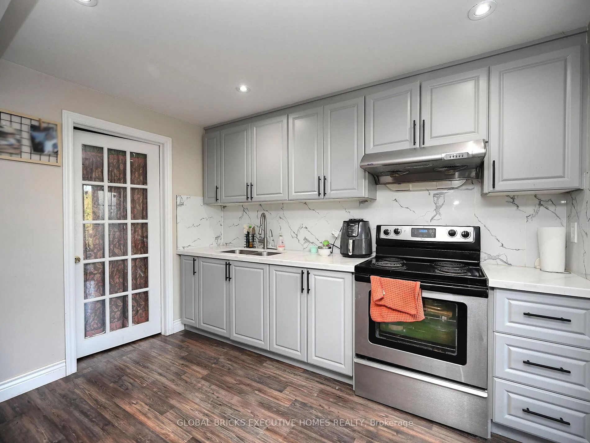 Photo 42 of 55 Apple Valley Way E, Brampton, Bram East — HOMEH