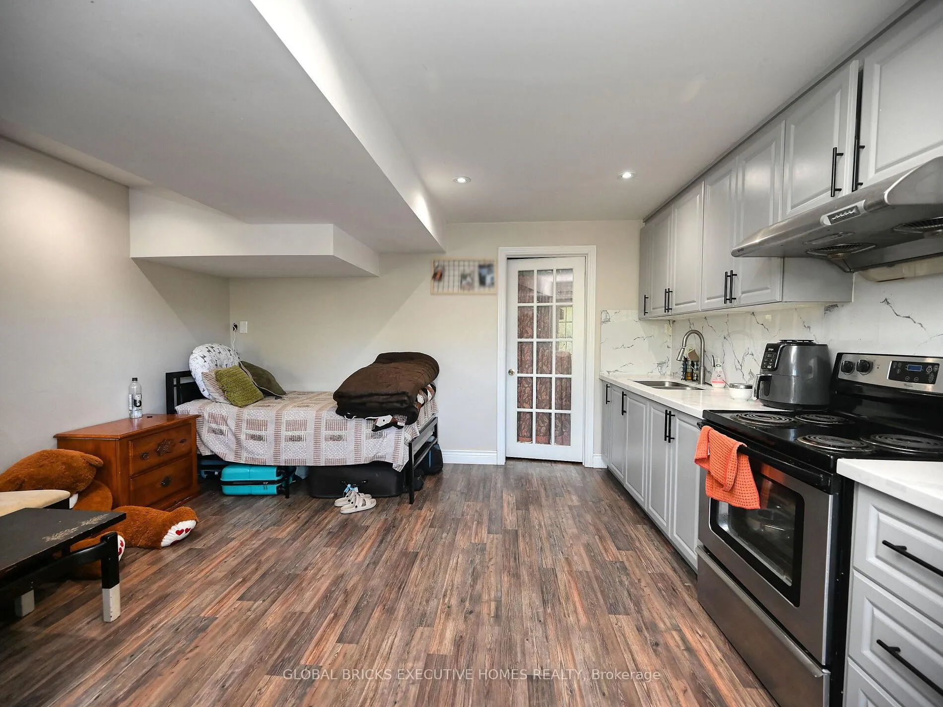 Photo 44 of 55 Apple Valley Way E, Brampton, Bram East — HOMEH