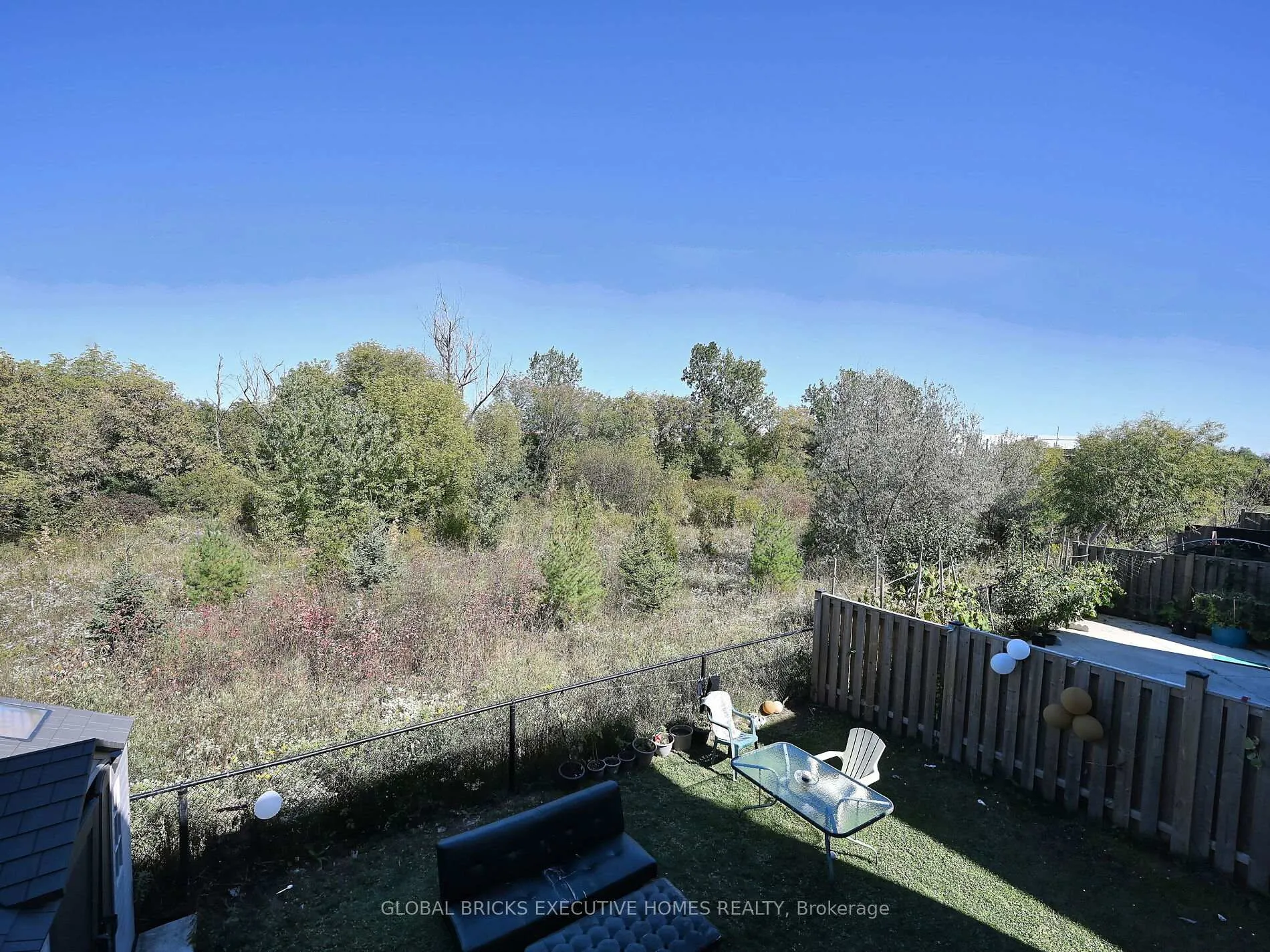 Photo 48 of 55 Apple Valley Way E, Brampton, Bram East — HOMEH