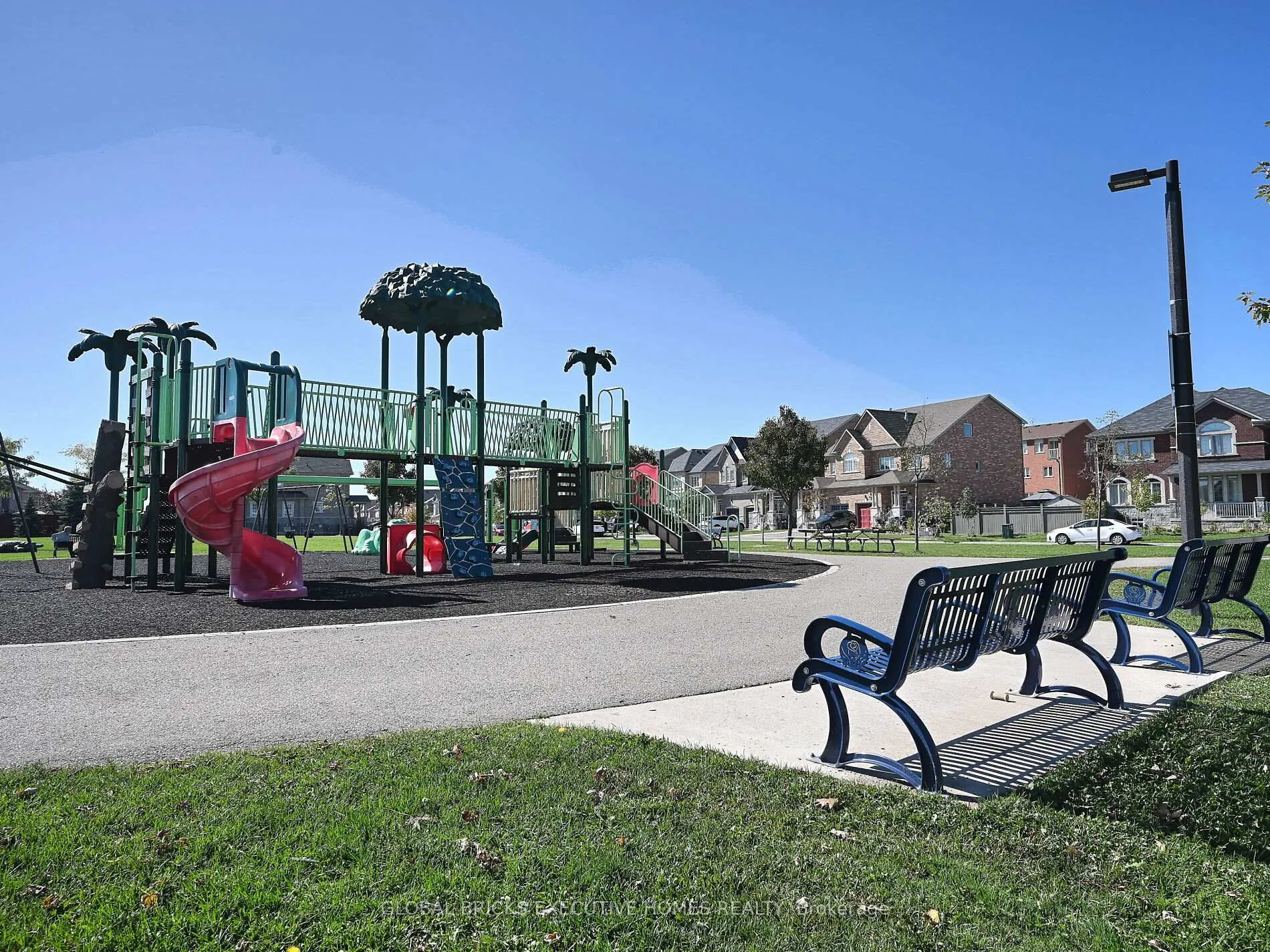 Photo 50 of 55 Apple Valley Way E, Brampton, Bram East — HOMEH
