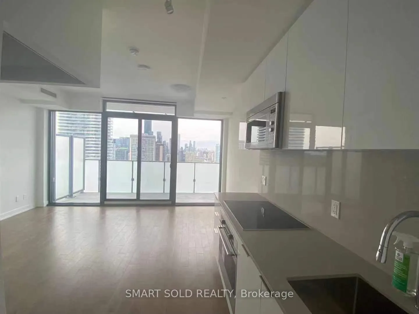Front of Unit 3614, 20 Lombard Street