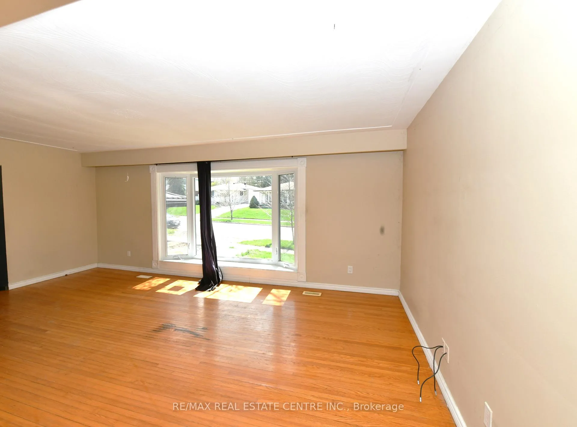Photo 6 of 110 Silverspring Crescent, Kitchener — HOMEH