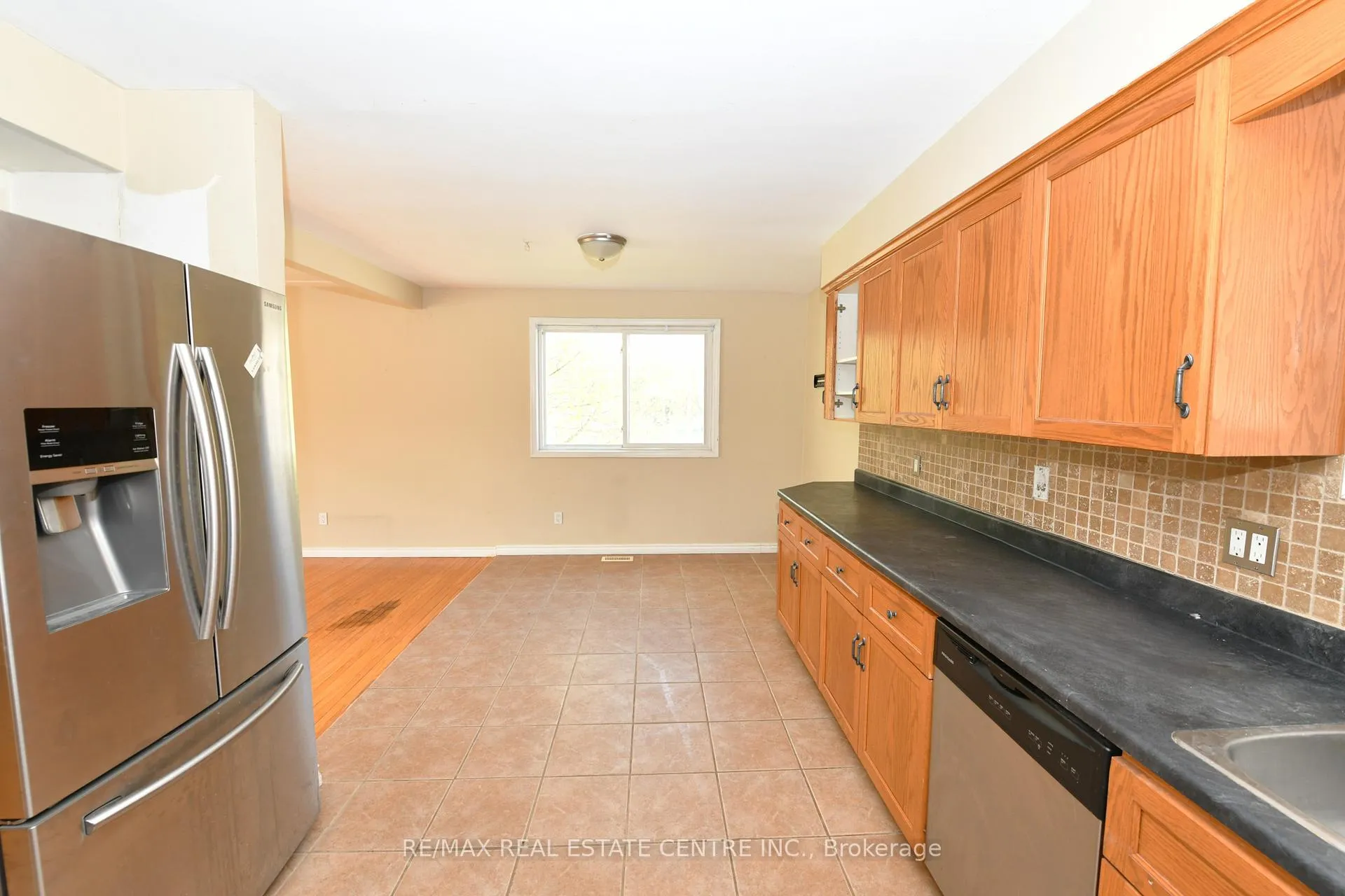 Photo 8 of 110 Silverspring Crescent, Kitchener — HOMEH