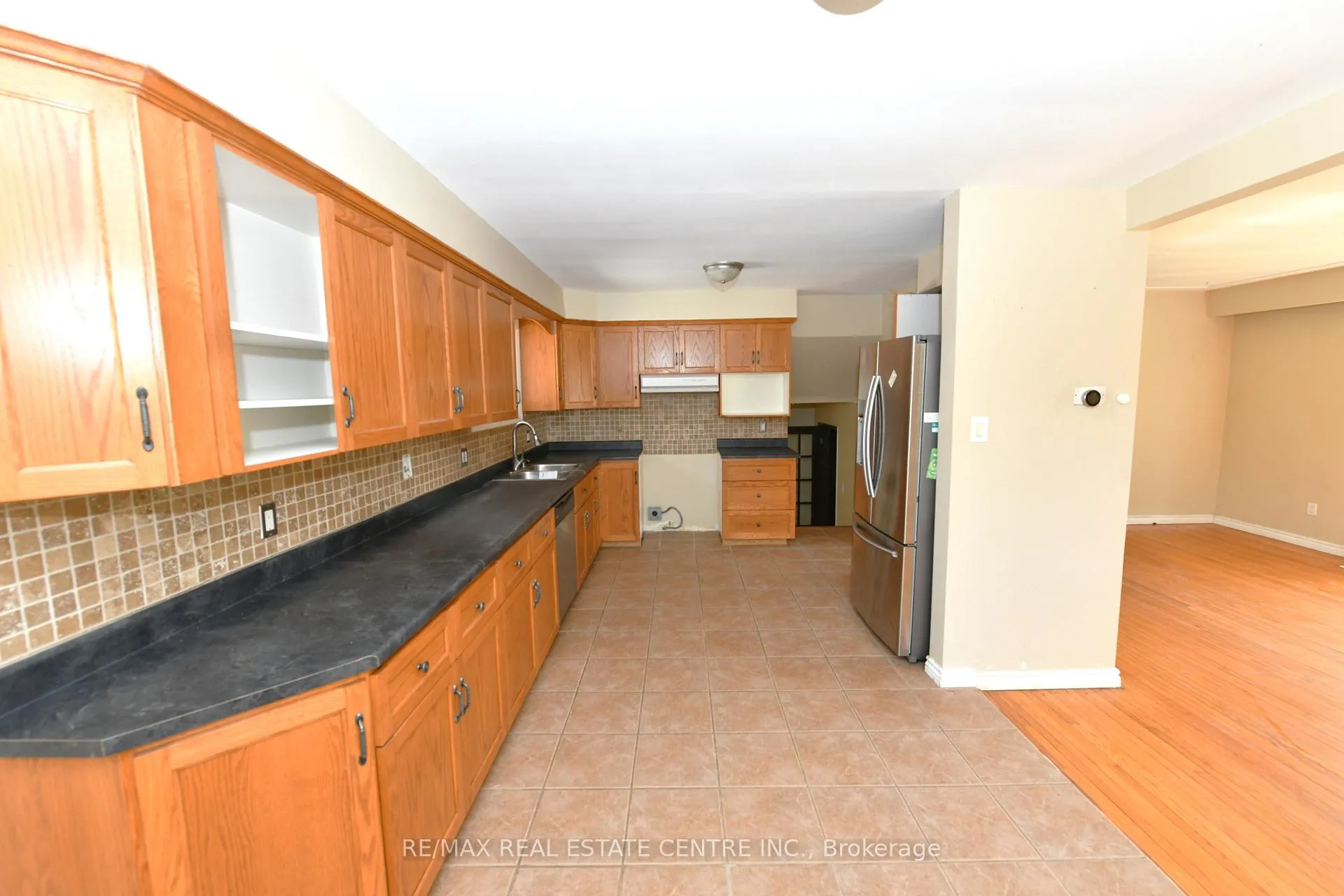 Photo 9 of 110 Silverspring Crescent, Kitchener — HOMEH