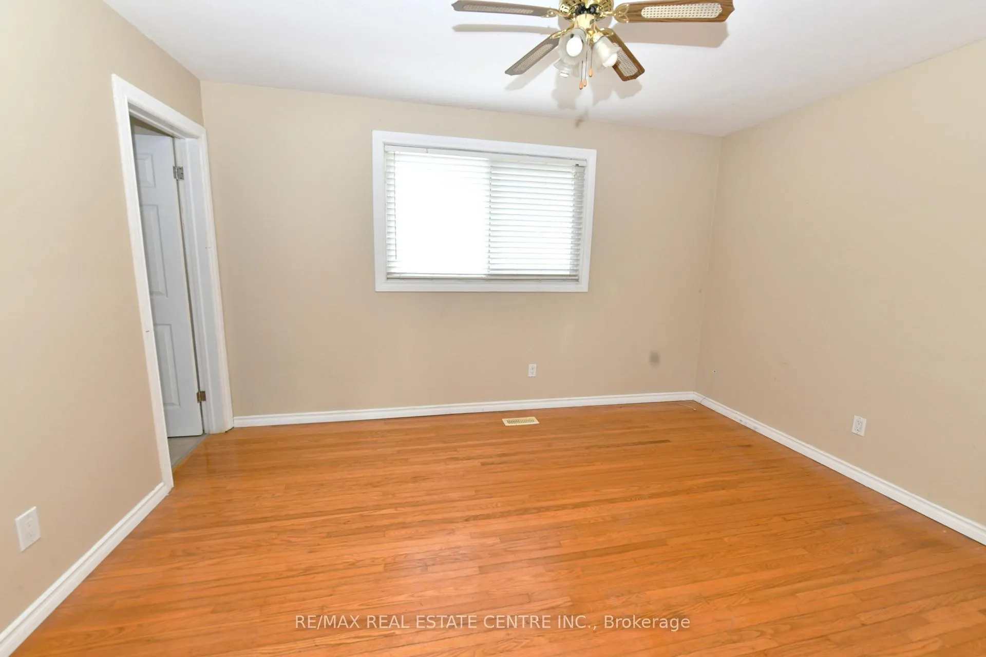 Photo 12 of 110 Silverspring Crescent, Kitchener — HOMEH