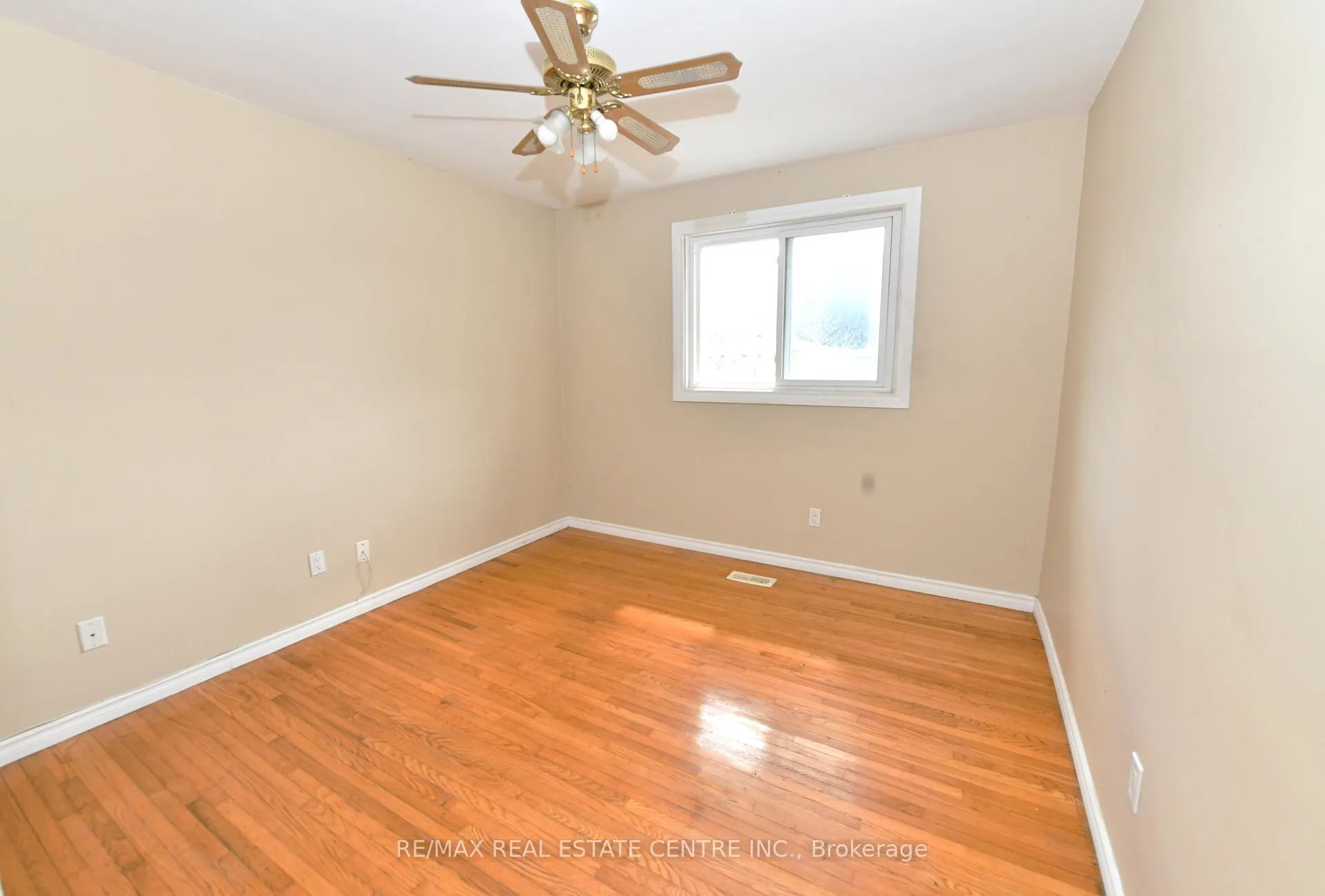 Photo 13 of 110 Silverspring Crescent, Kitchener — HOMEH