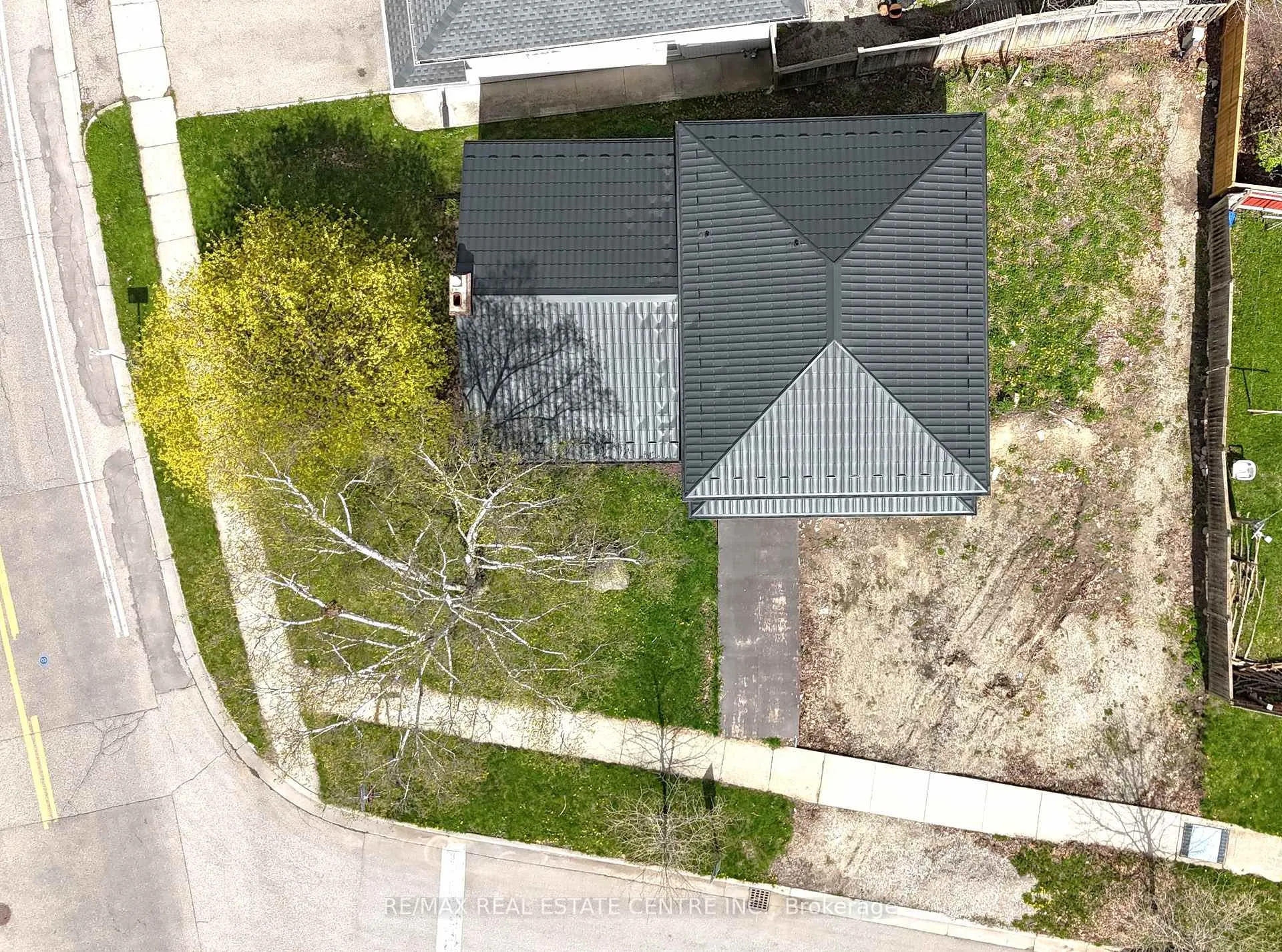 Photo 19 of 110 Silverspring Crescent, Kitchener — HOMEH