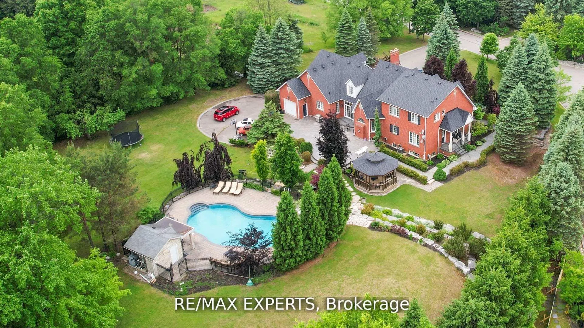 Photo 1 of 27 Theresa Circle, Vaughan, Kleinburg — HOMEH