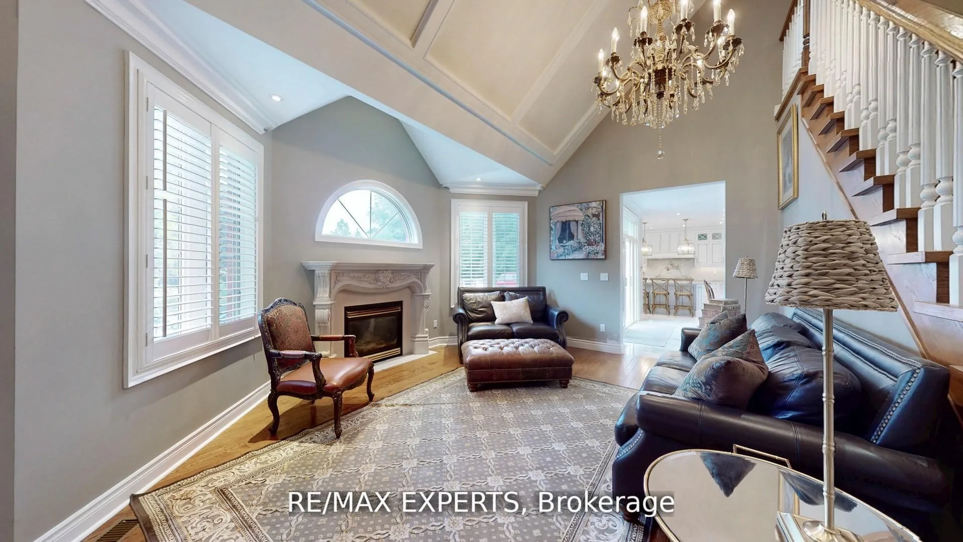 Photo 7 of 27 Theresa Circle, Vaughan, Kleinburg — HOMEH