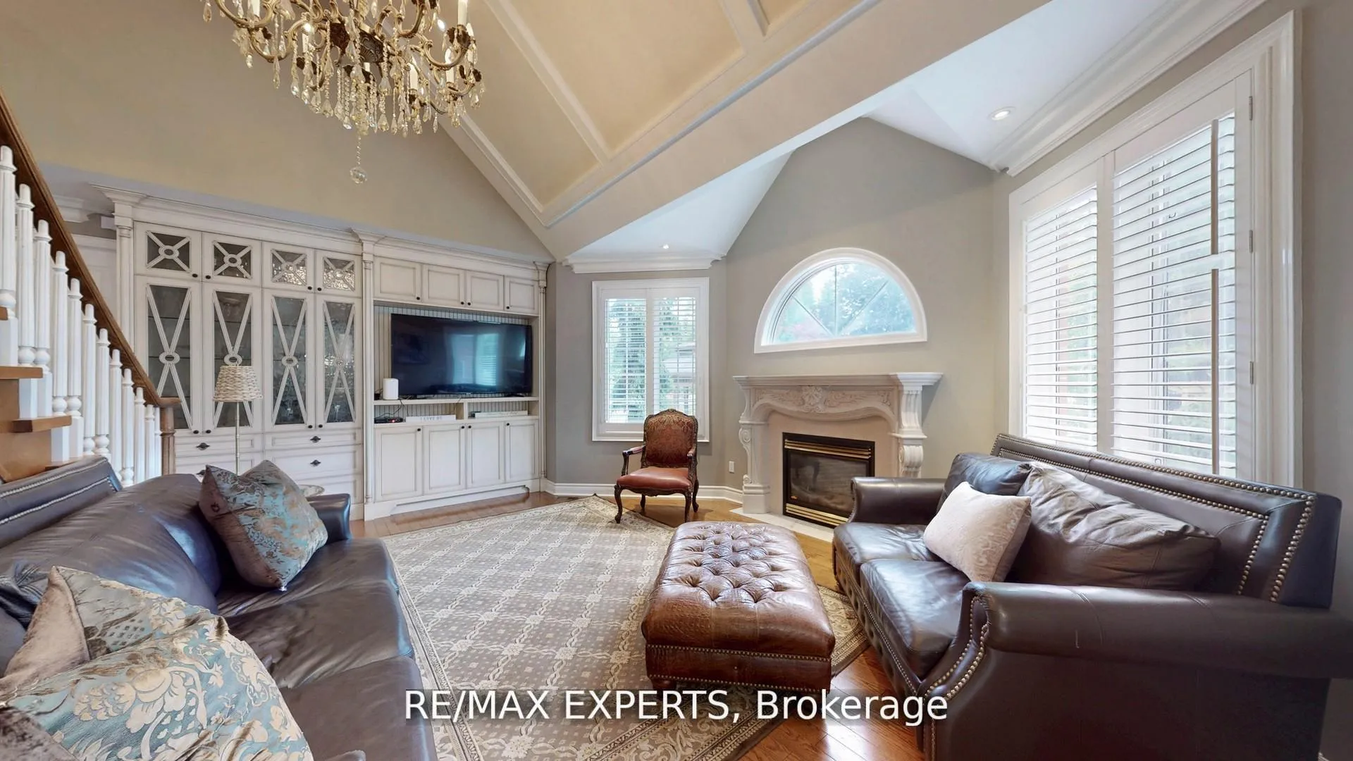 Photo 9 of 27 Theresa Circle, Vaughan, Kleinburg — HOMEH