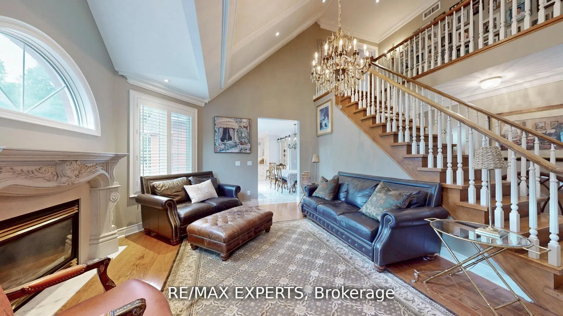 Photo 10 of 27 Theresa Circle, Vaughan, Kleinburg — HOMEH