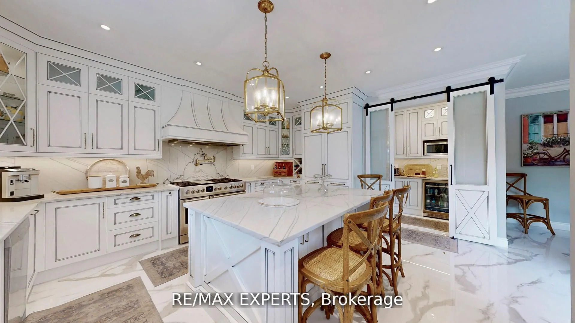 Photo 16 of 27 Theresa Circle, Vaughan, Kleinburg — HOMEH