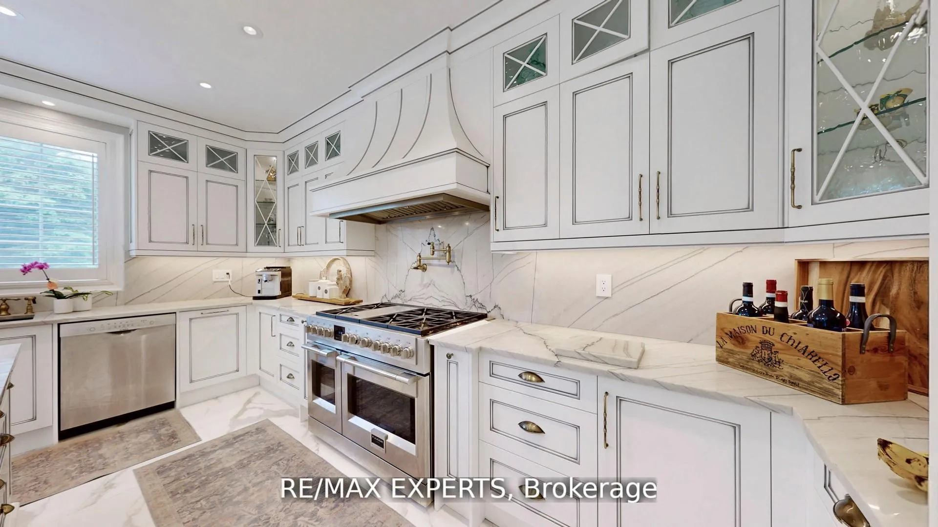 Photo 17 of 27 Theresa Circle, Vaughan, Kleinburg — HOMEH