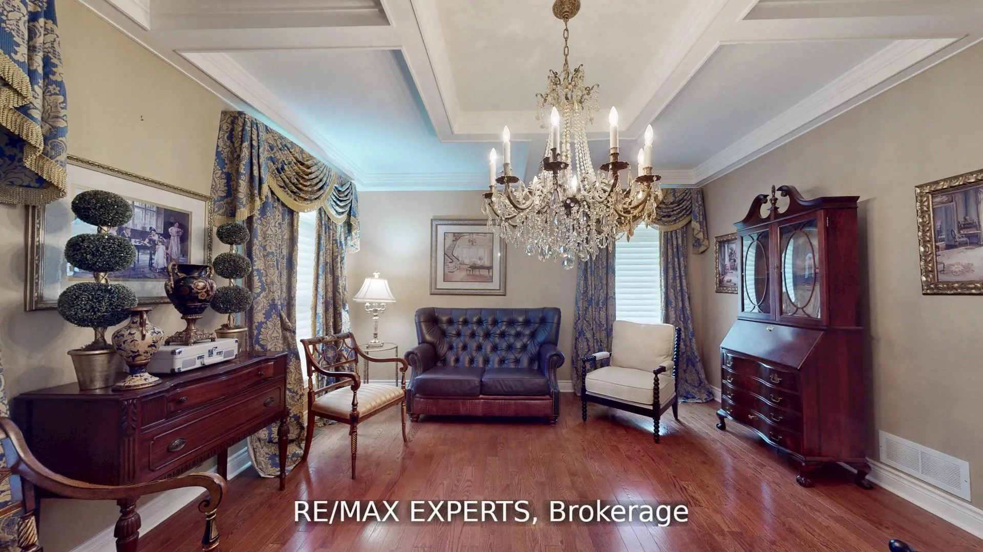 Photo 21 of 27 Theresa Circle, Vaughan, Kleinburg — HOMEH