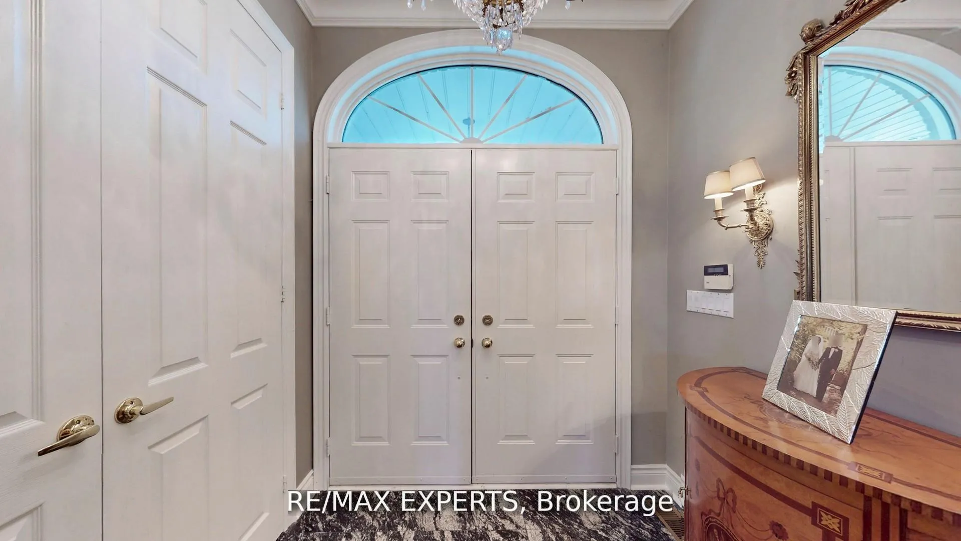 Photo 29 of 27 Theresa Circle, Vaughan, Kleinburg — HOMEH