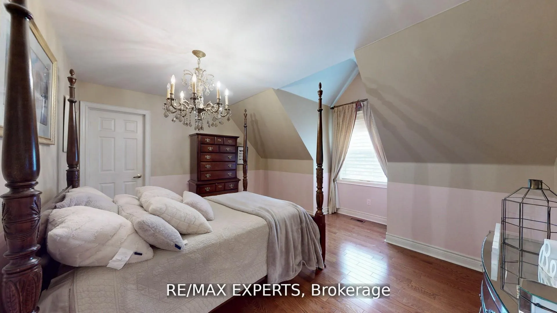 Photo 34 of 27 Theresa Circle, Vaughan, Kleinburg — HOMEH