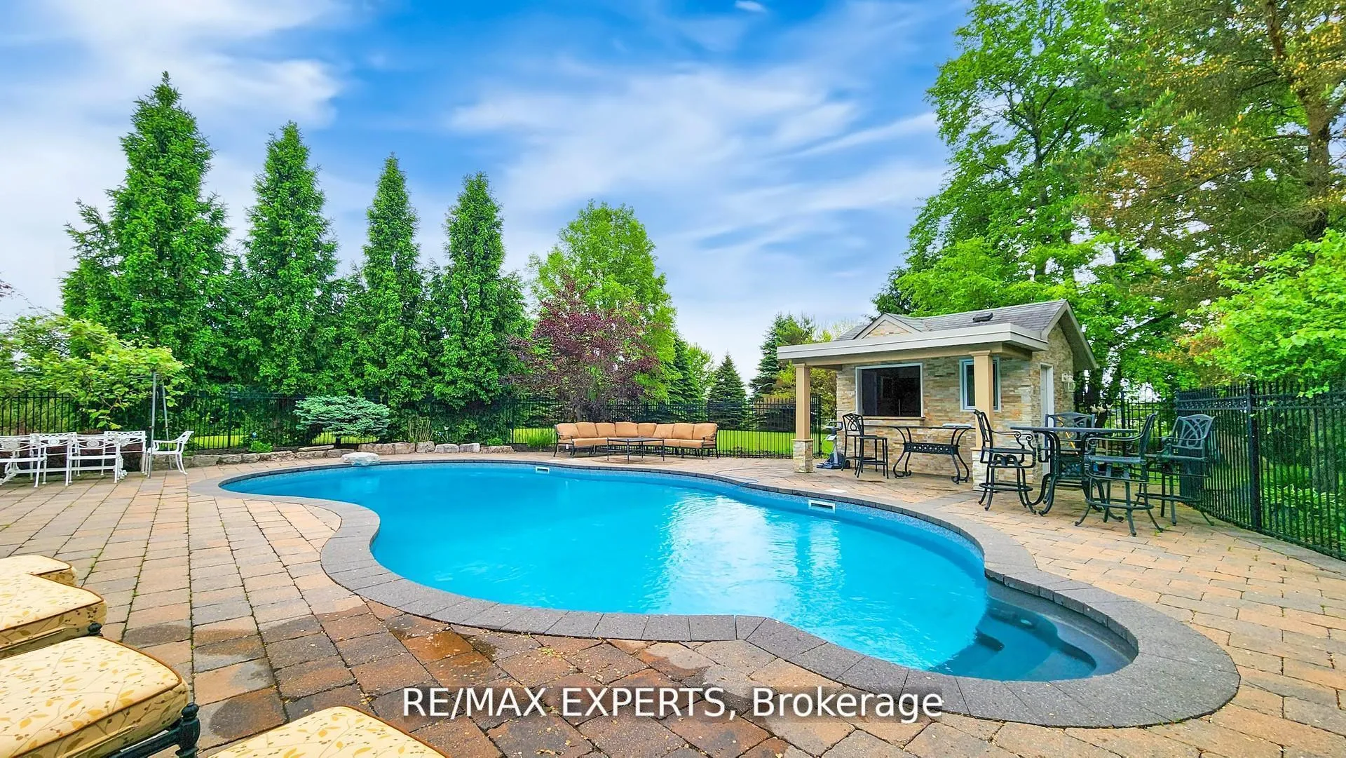 Photo 45 of 27 Theresa Circle, Vaughan, Kleinburg — HOMEH