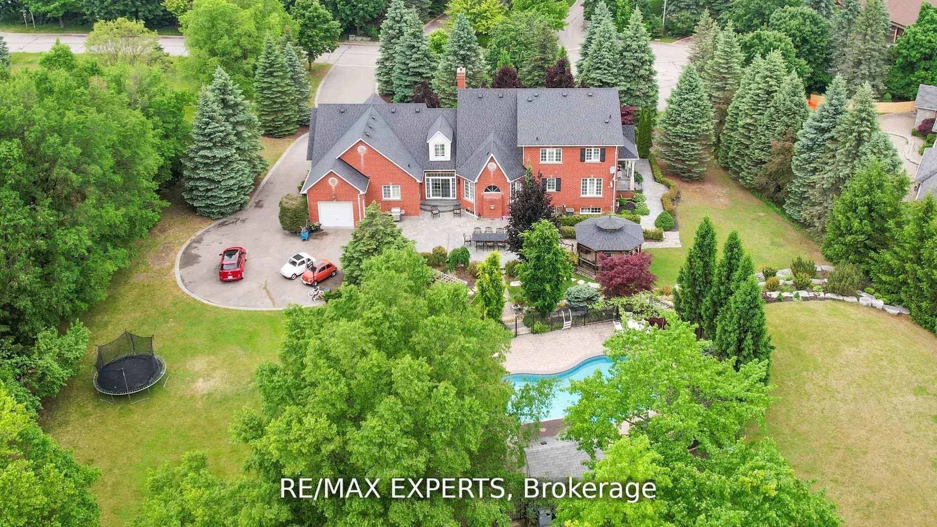 Photo 48 of 27 Theresa Circle, Vaughan, Kleinburg — HOMEH