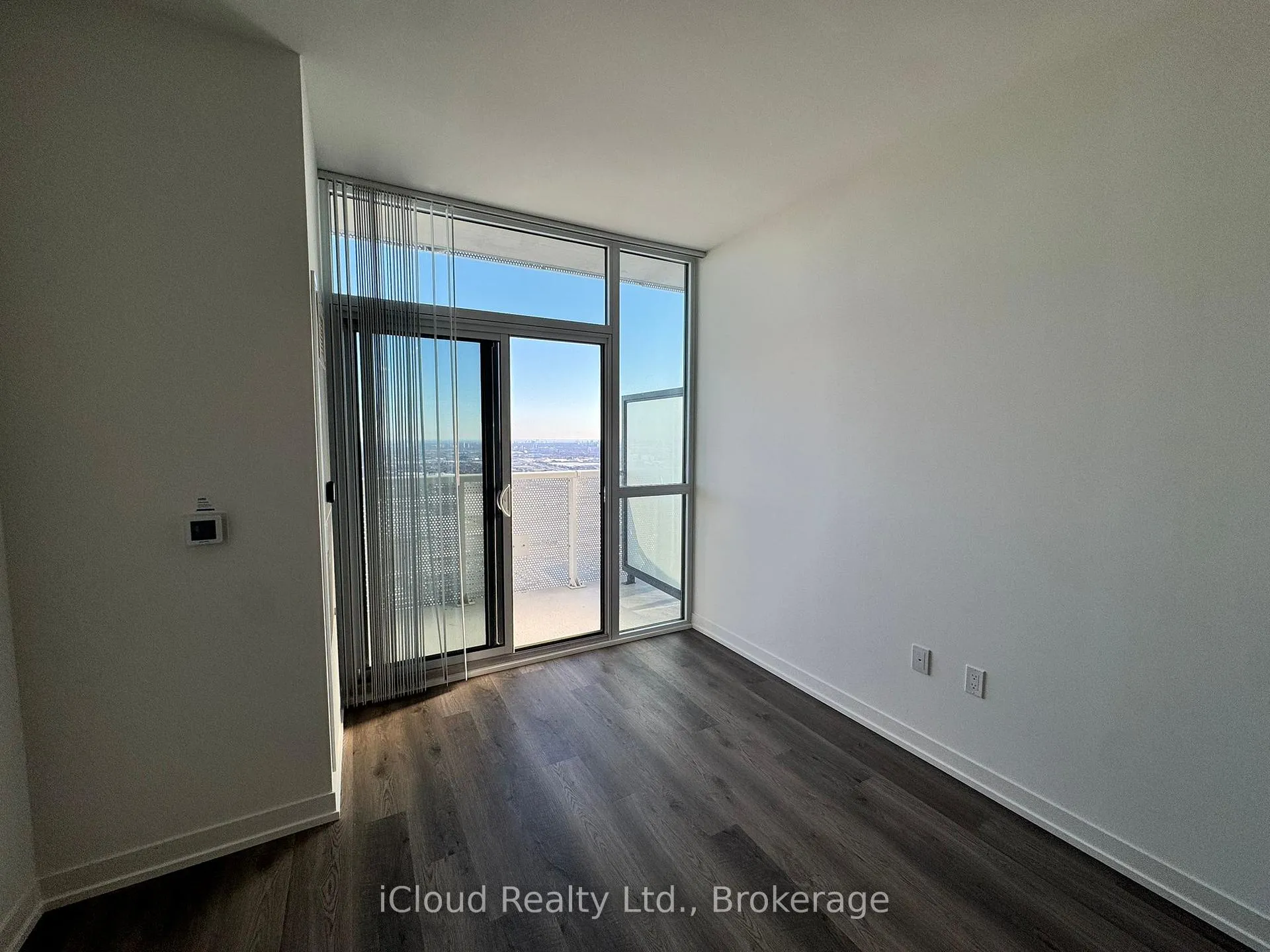 Photo 8 of Unit 6010, 8 Interchange Way, Vaughan, Vaughan Corporate Centre — HOMEH
