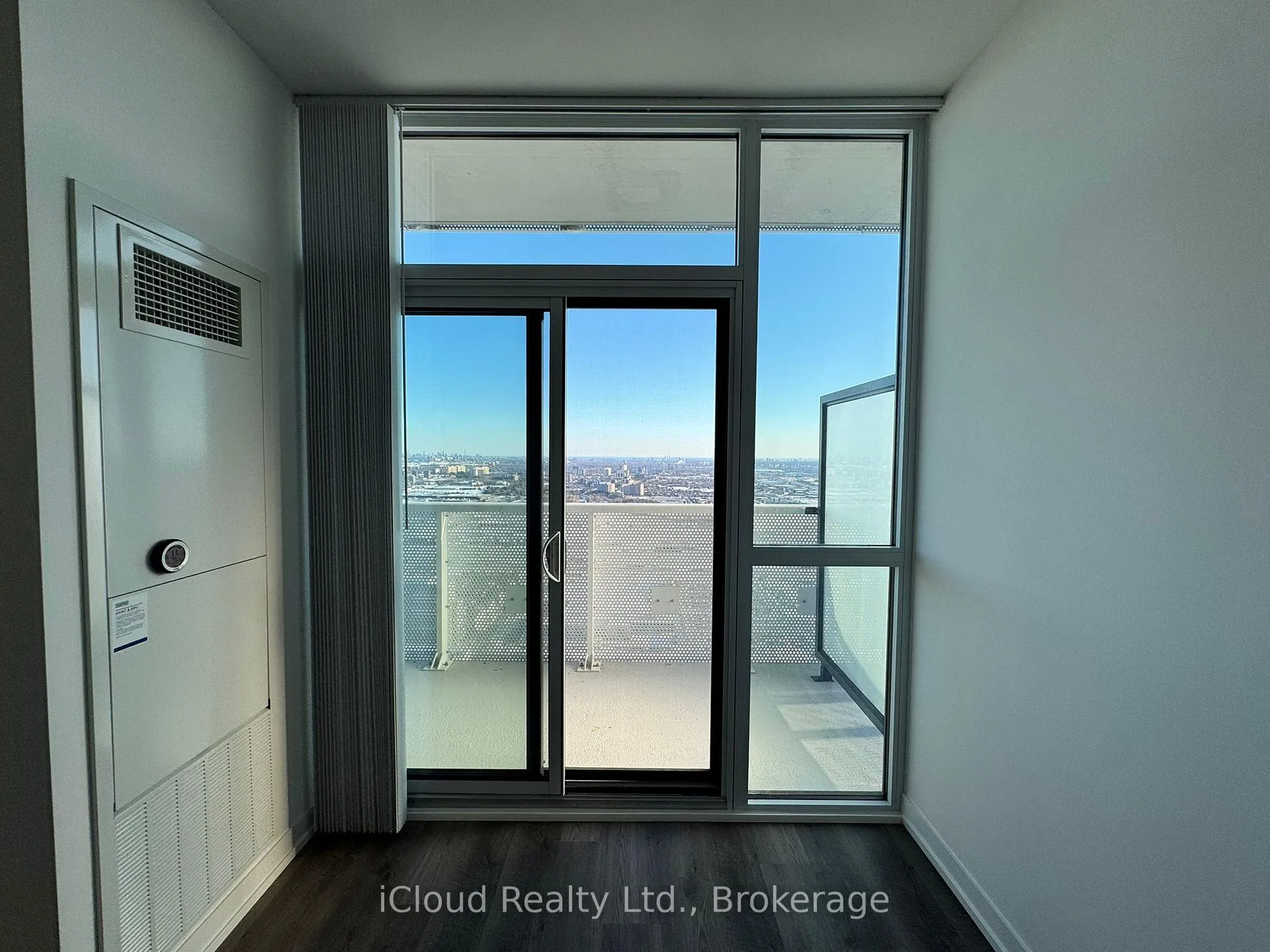 Photo 15 of Unit 6010, 8 Interchange Way, Vaughan, Vaughan Corporate Centre — HOMEH