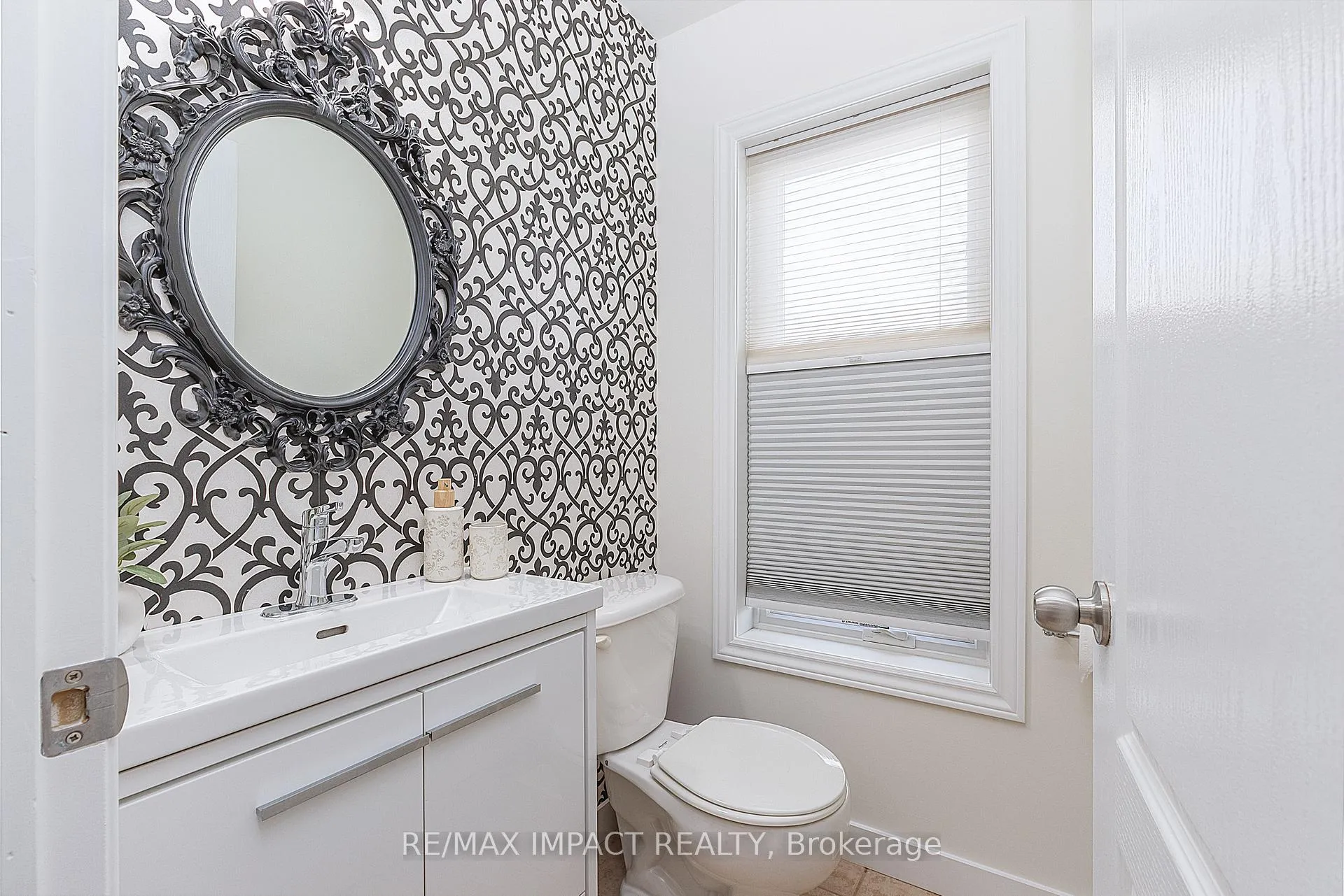 Photo 3 of 141 Dodds Street, Clarington, Bowmanville — HOMEH