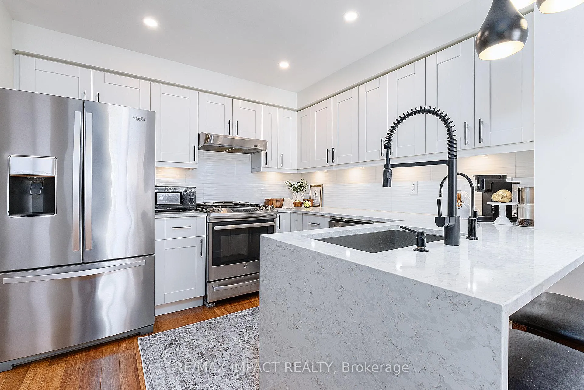 Photo 4 of 141 Dodds Street, Clarington, Bowmanville — HOMEH