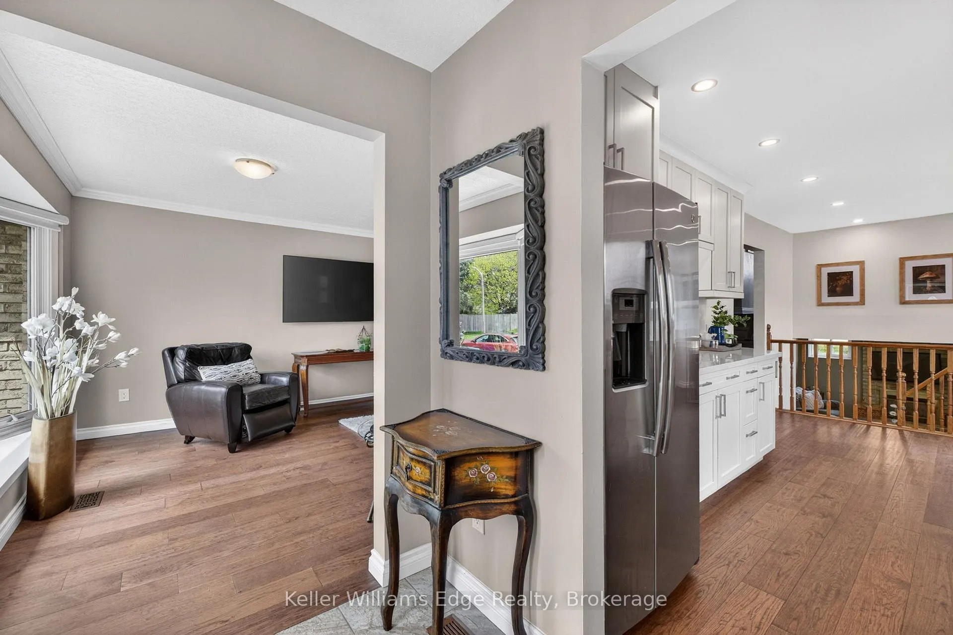 Photo 5 of 2471 Malcolm Crescent, Burlington, Brant Hills — HOMEH