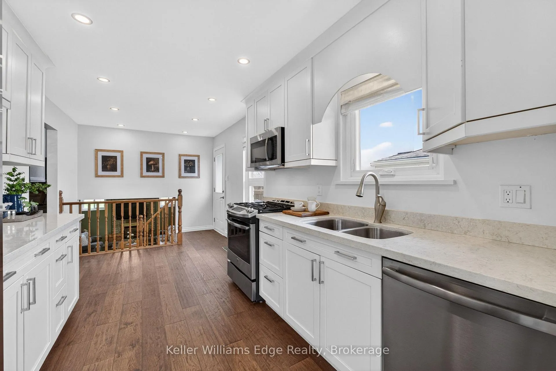 Photo 6 of 2471 Malcolm Crescent, Burlington, Brant Hills — HOMEH