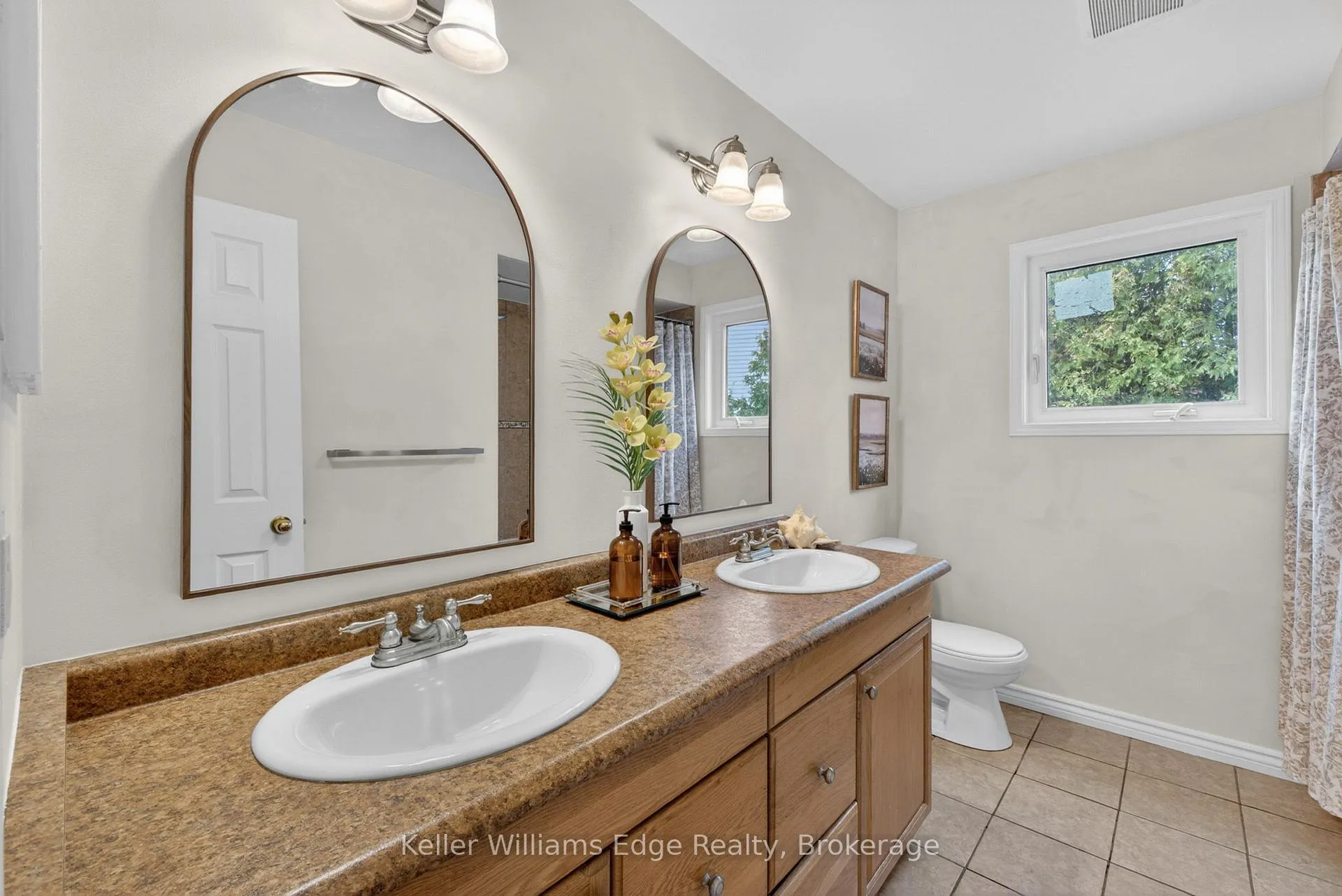 Photo 20 of 2471 Malcolm Crescent, Burlington, Brant Hills — HOMEH