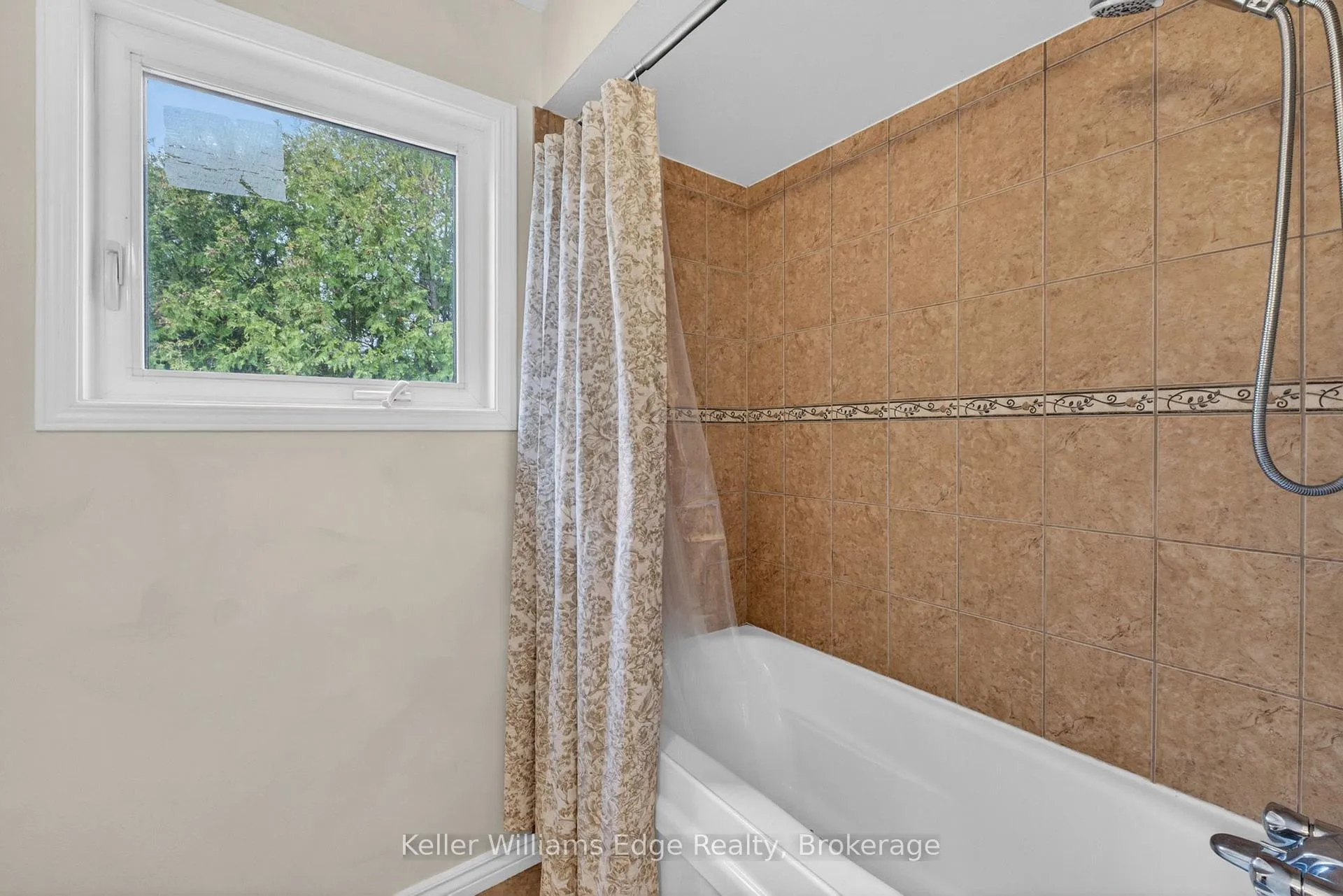 Photo 21 of 2471 Malcolm Crescent, Burlington, Brant Hills — HOMEH