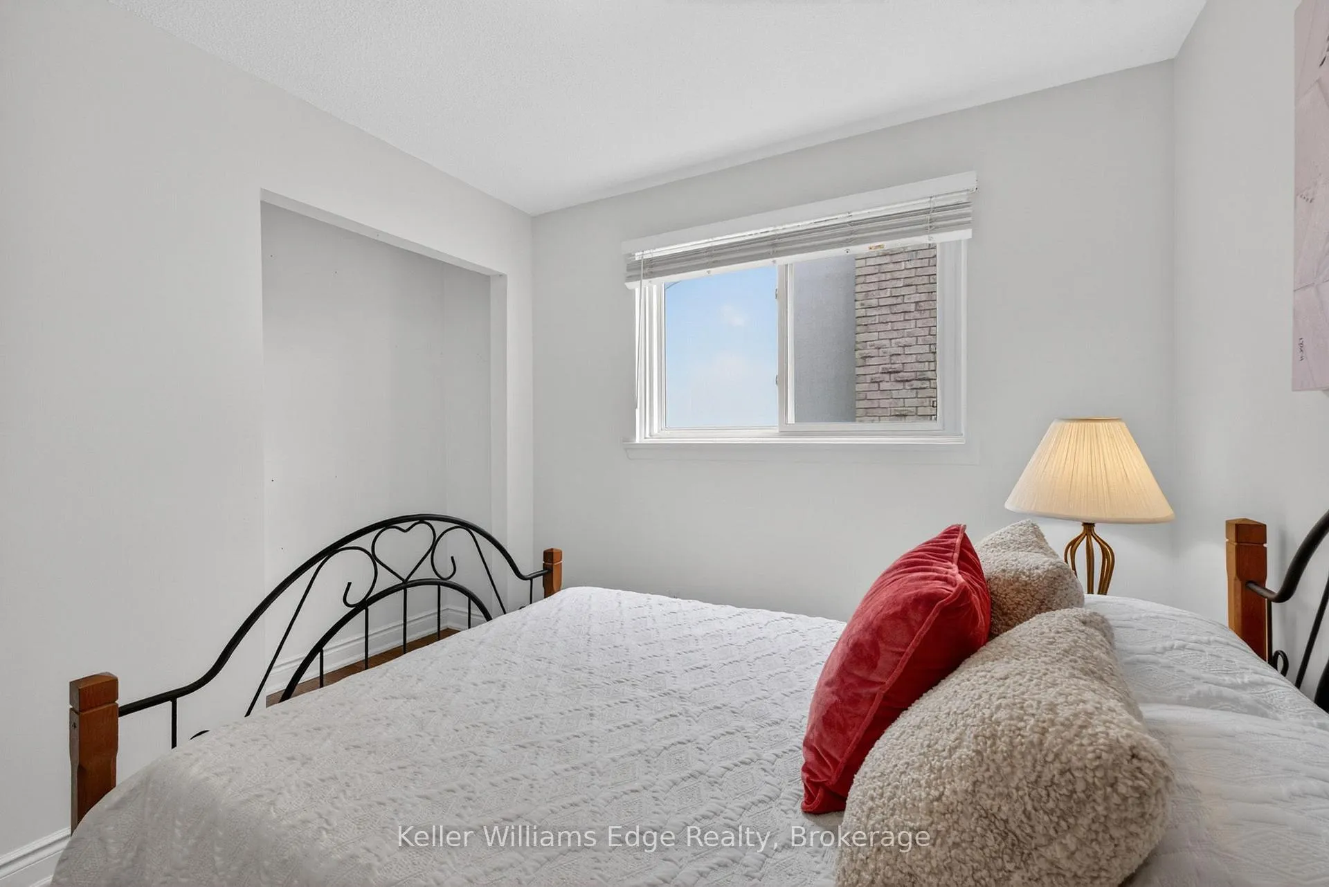 Photo 23 of 2471 Malcolm Crescent, Burlington, Brant Hills — HOMEH