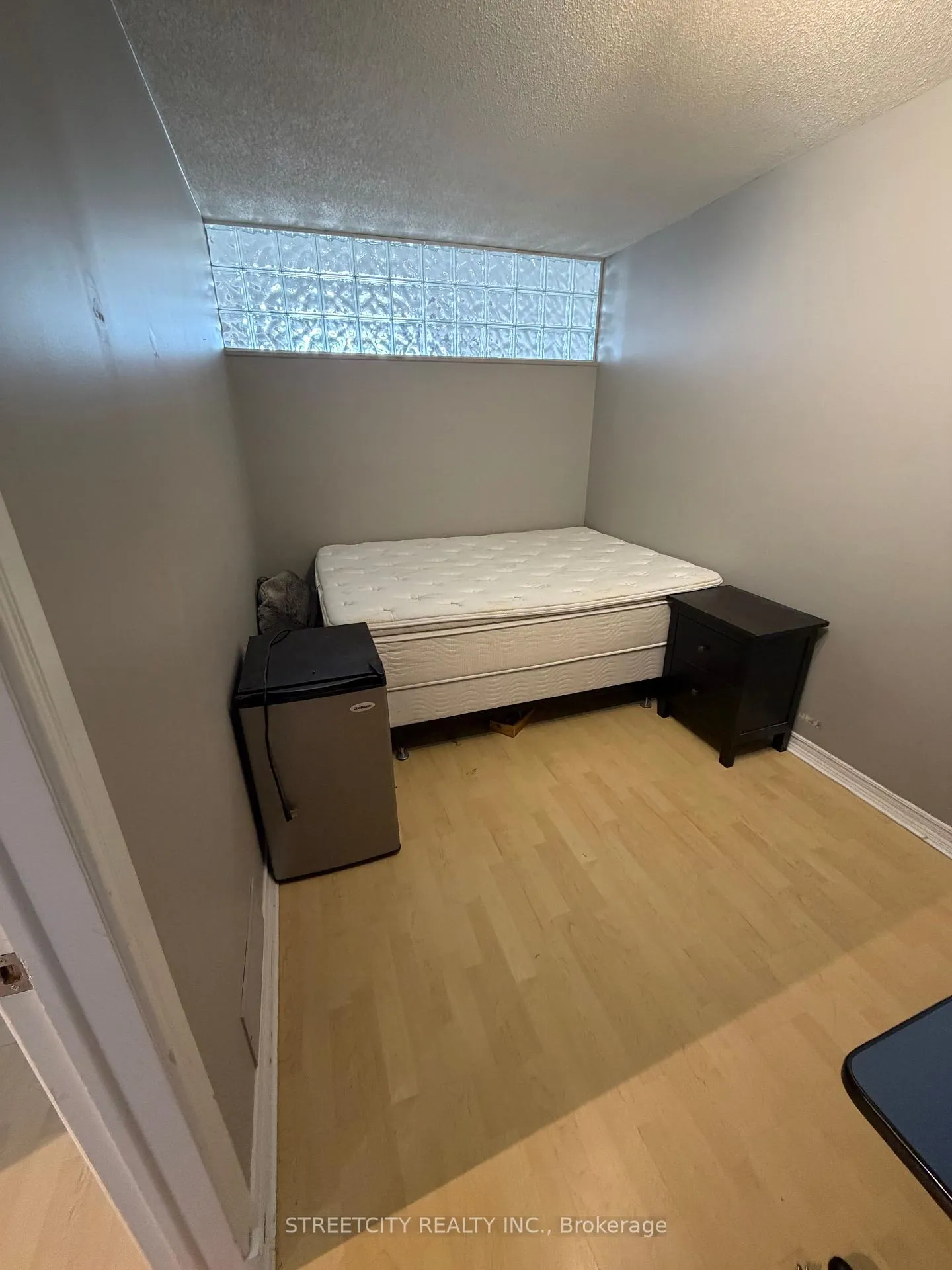 Front of Unit 1307, 695 Richmond Street