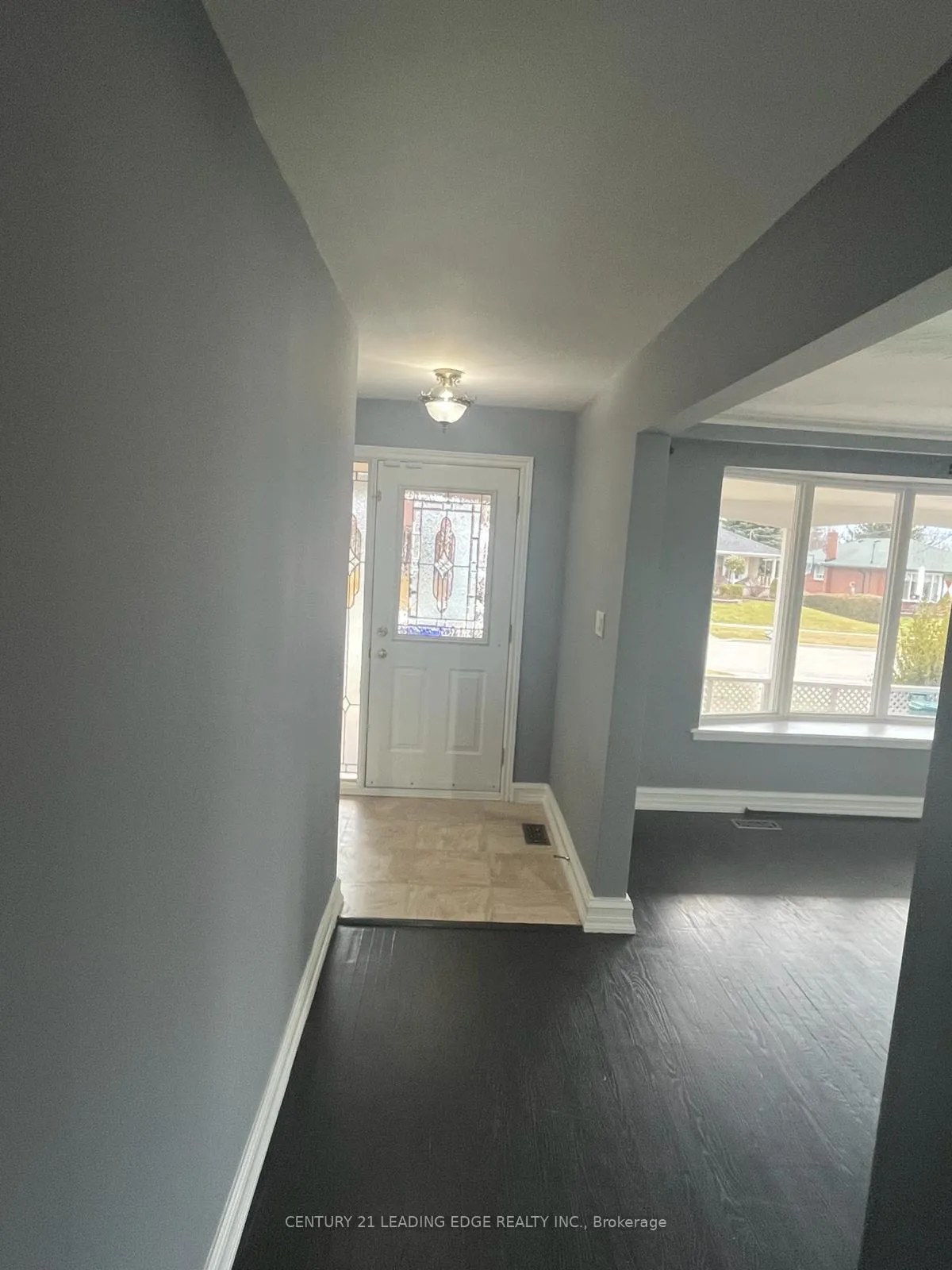 Photo 2 of 912 Crocus Crescent, Whitby, Downtown Whitby — HOMEH