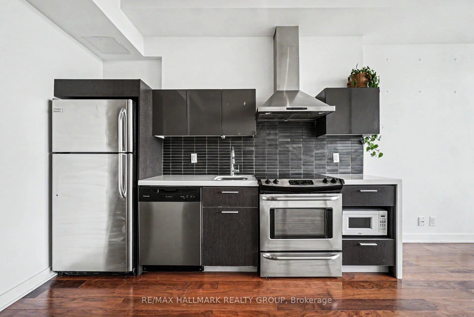 Photo 4 of Unit 842, 340 Mcleod Street, Ottawa, Ottawa Centre — HOMEH