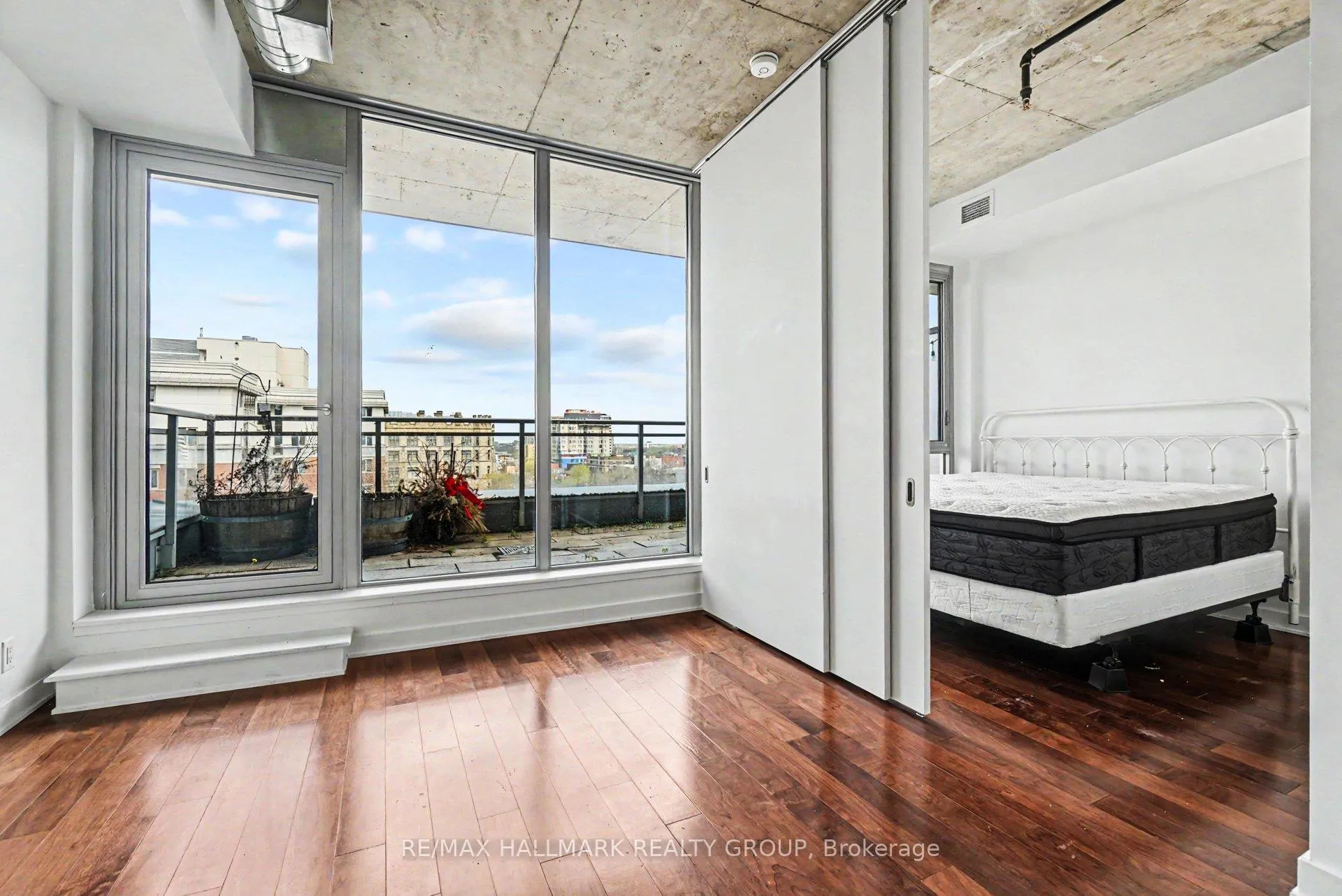 Photo 6 of Unit 842, 340 Mcleod Street, Ottawa, Ottawa Centre — HOMEH